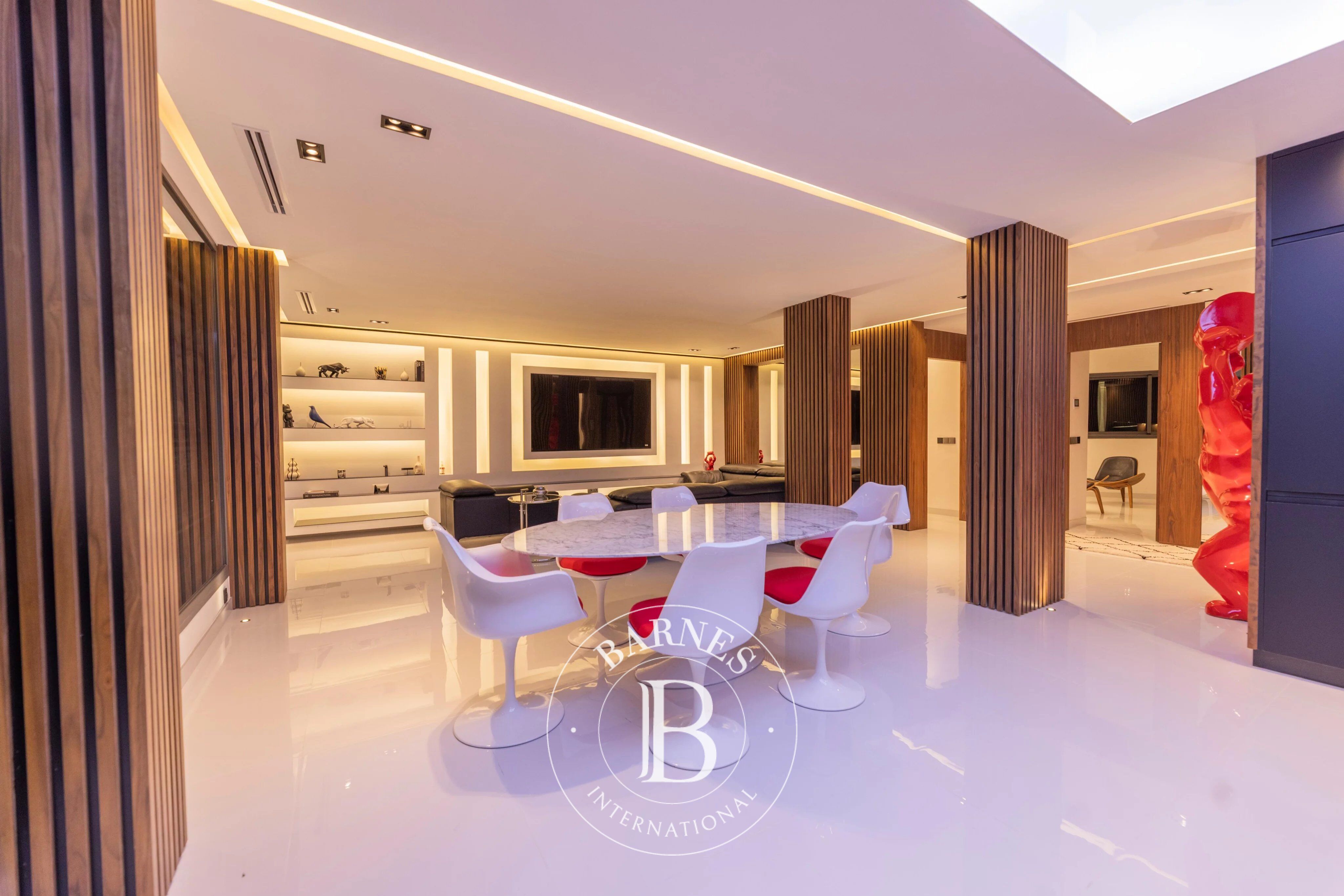 A VENDRE SUPERBE APPARTEMENT A HIVERNAGE - picture 2