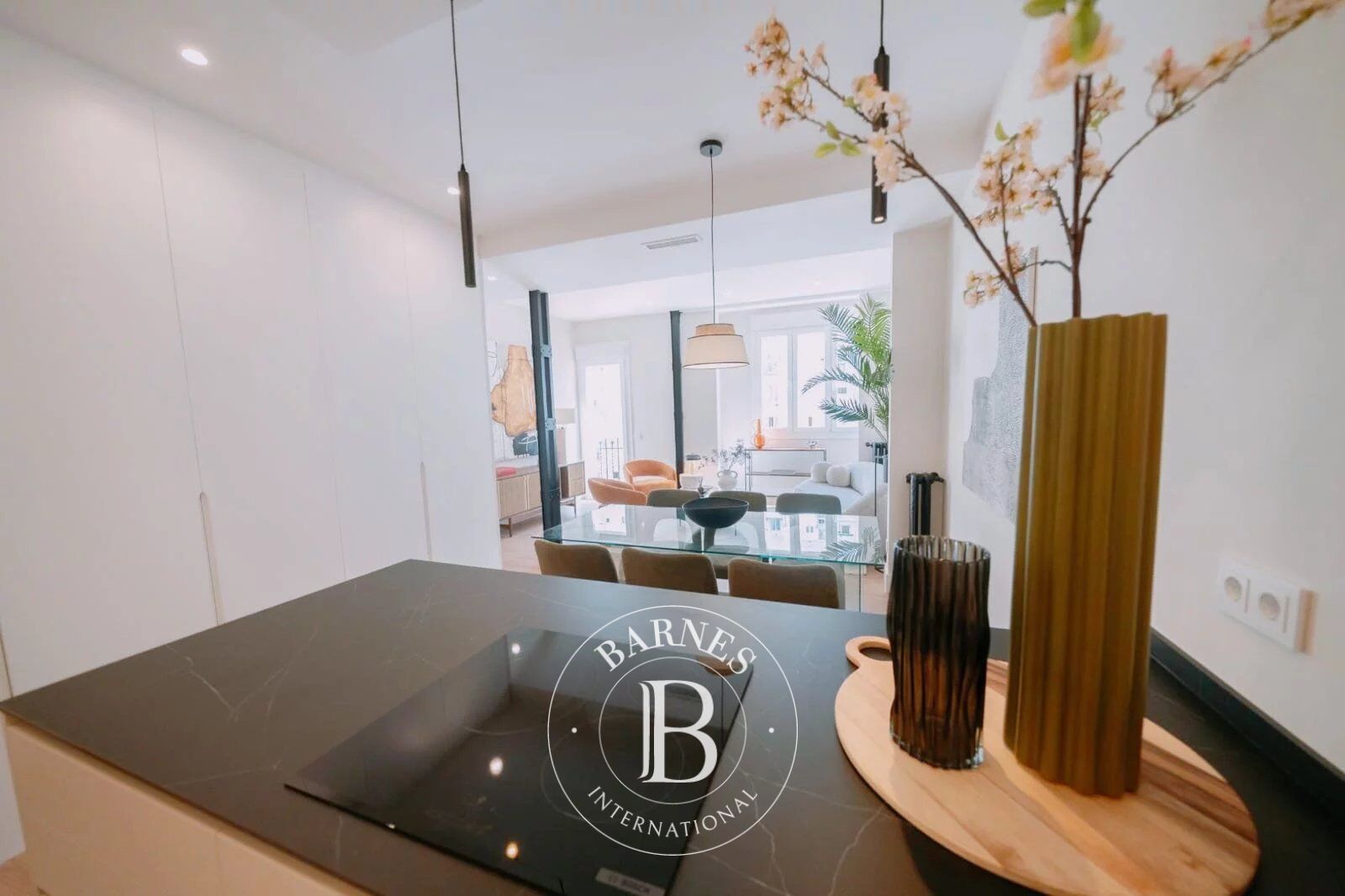 Luz y elegancia contemporánea en finca clásica en Recoletos - picture 3