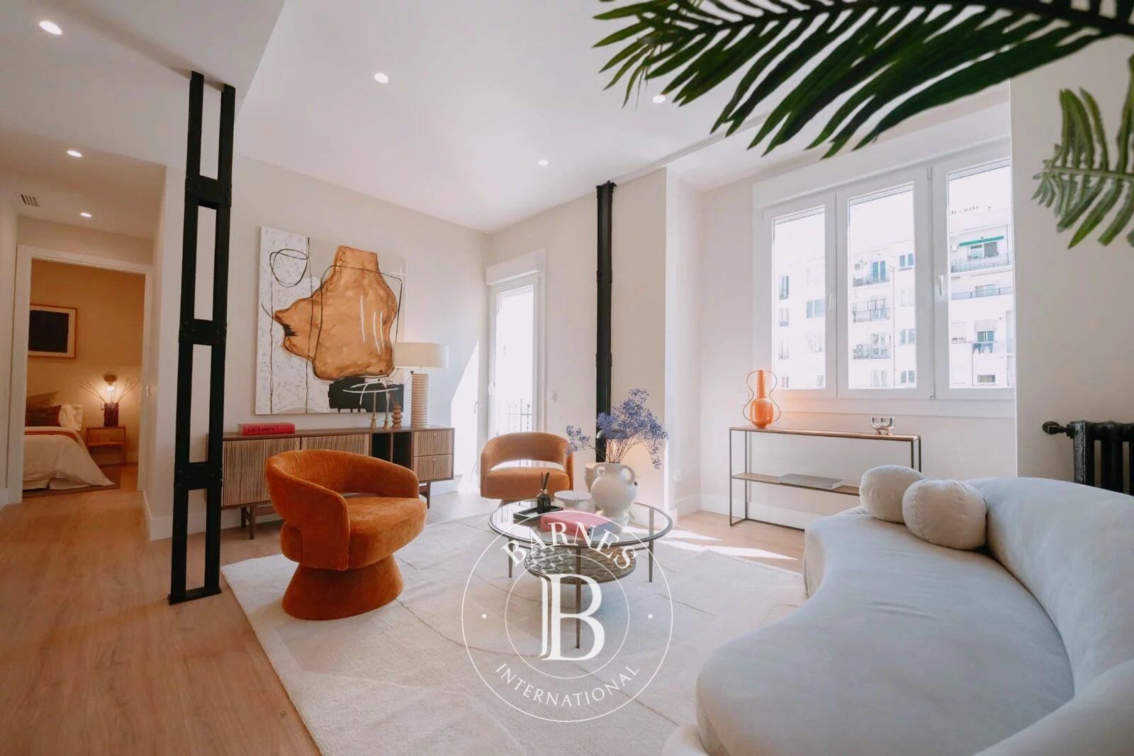 Luz y elegancia contemporánea en finca clásica en Recoletos - picture 1