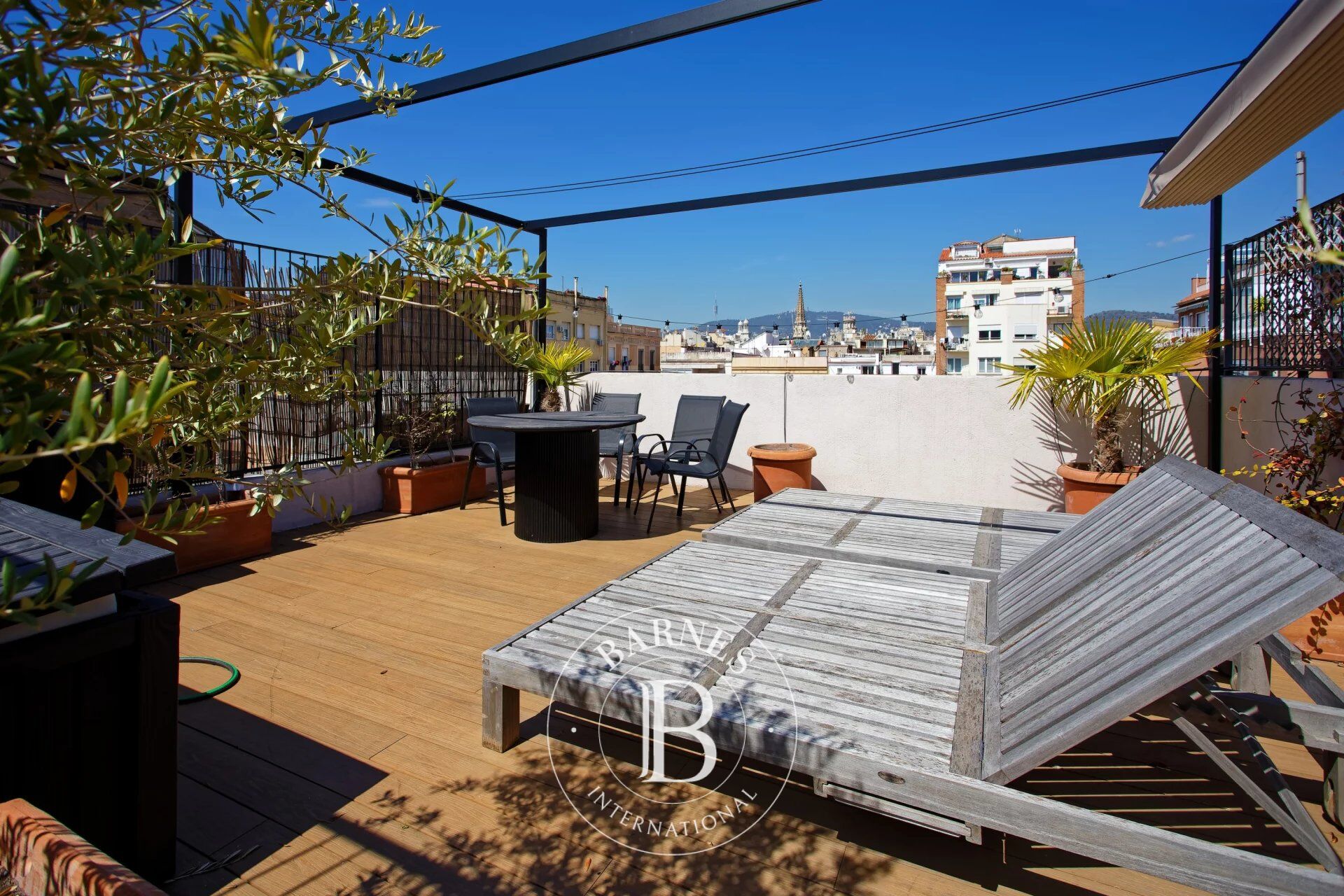 Ático dúplex con terraza privada en el corazón del Eixample - picture 2