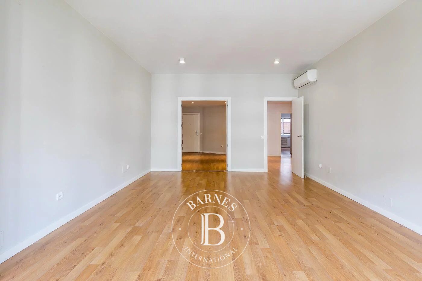 Appartement lumineux de 4 chambres à côté du parc du Retiro - picture 2