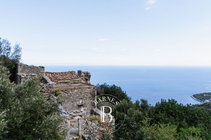 For Sale House | Laconia - picture 1