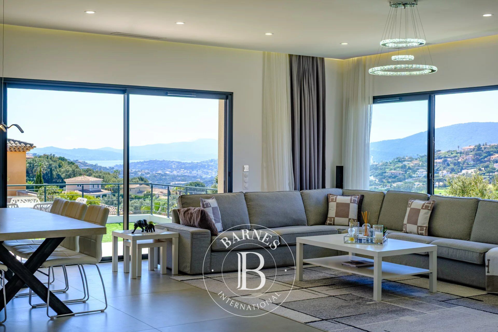 EXCLUSIVE - SAINTE MAXIME - CONTEMPORARY VILLA - 4 BEDROOMS - picture 2