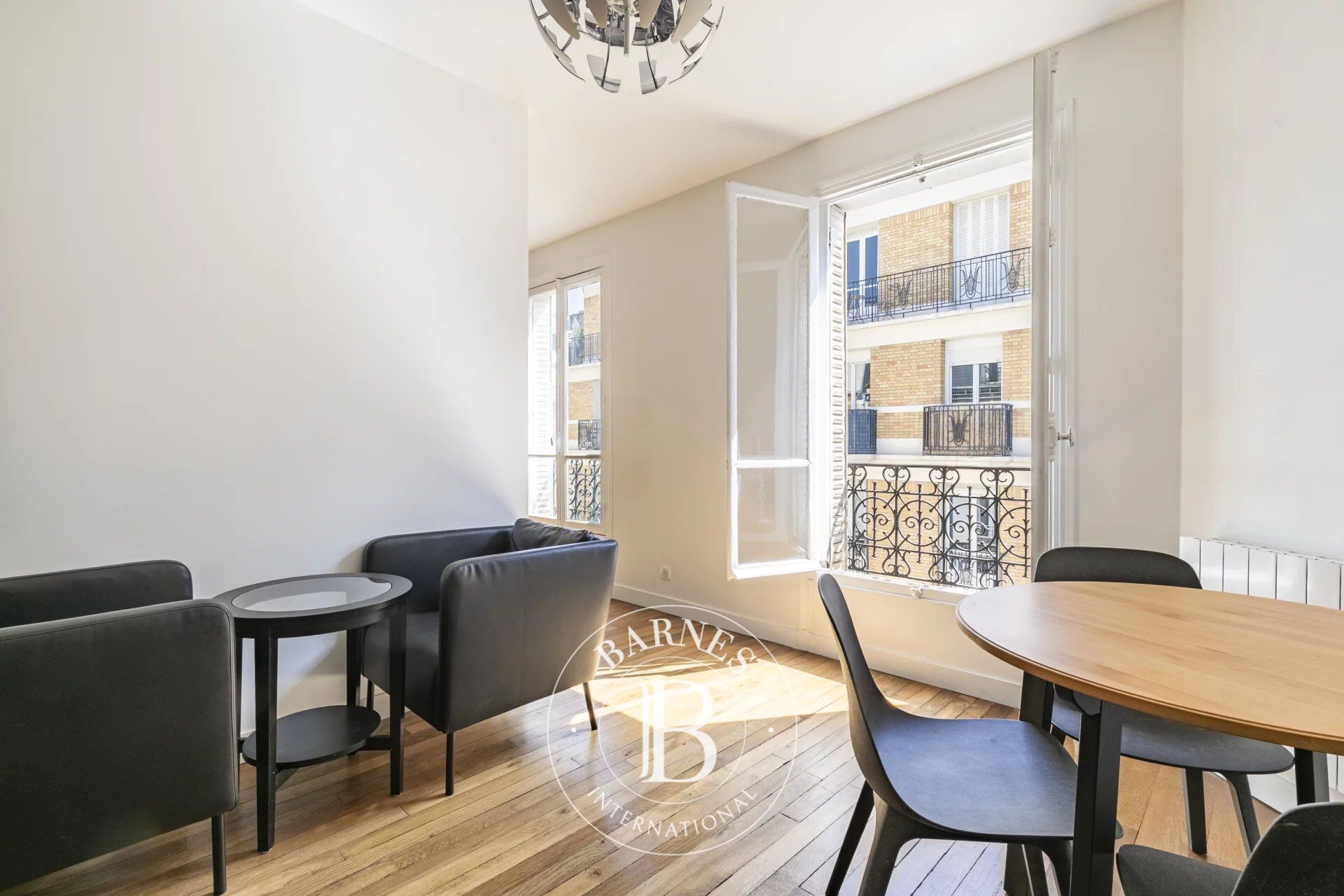 PARIS 15 - VAUGIRARD - 1 bedroom - 5th floor with lift - picture 1