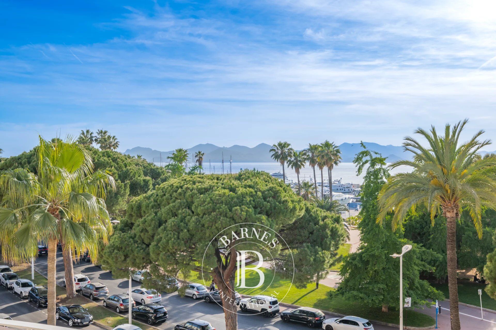CANNES CROISETTE - 2 BED-ROOMS - TERRACE - SEA VIEW - picture 2