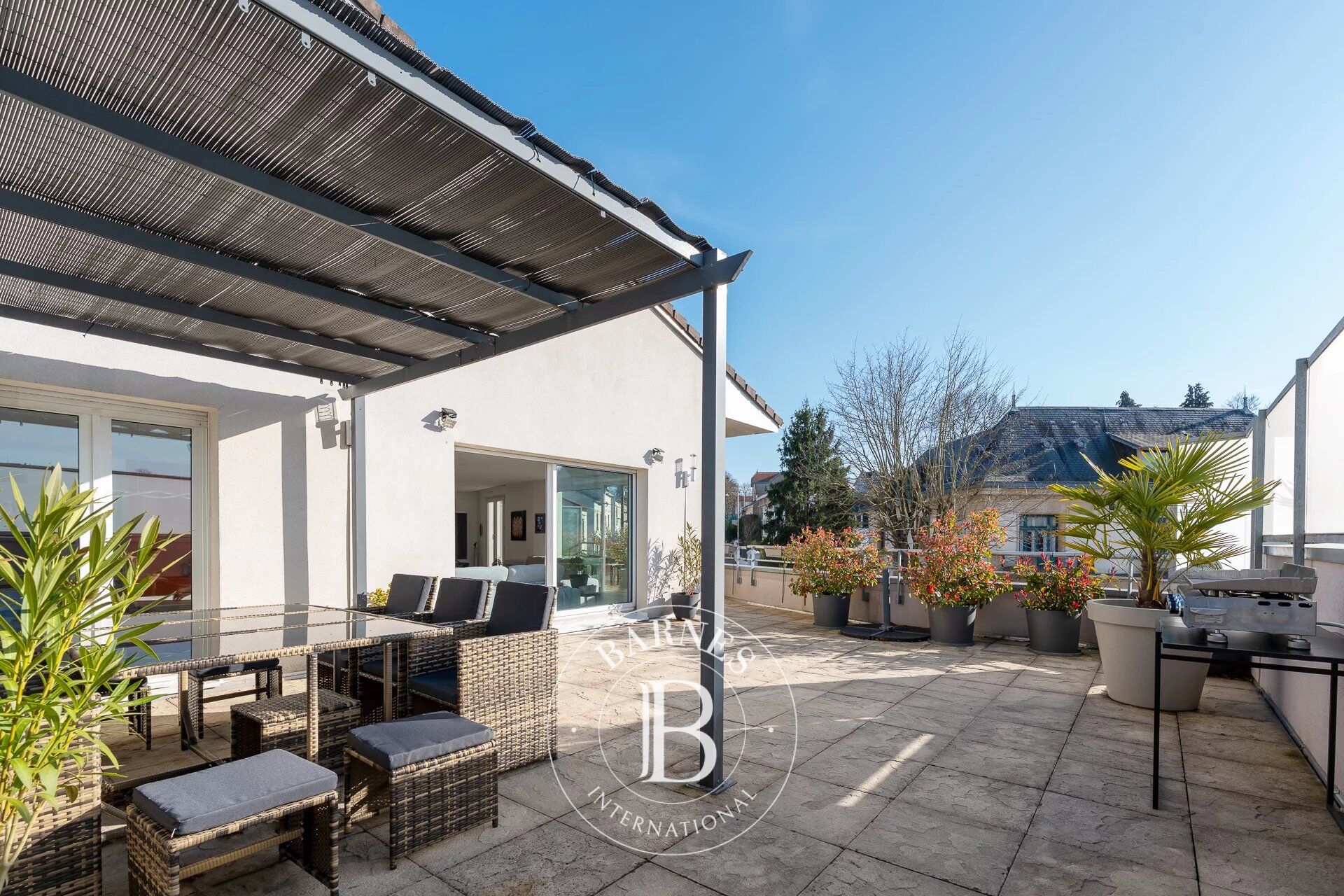 Nancy - Top-floor apartment with south-facing terrace - picture 2