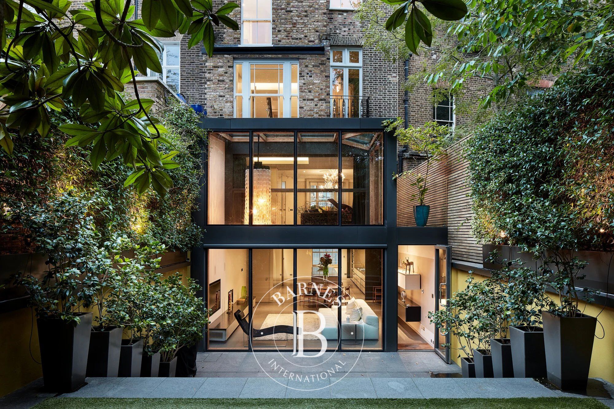 Casa London - picture 1