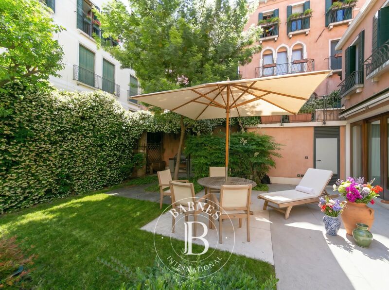 For Sale House | Venezia - picture 1