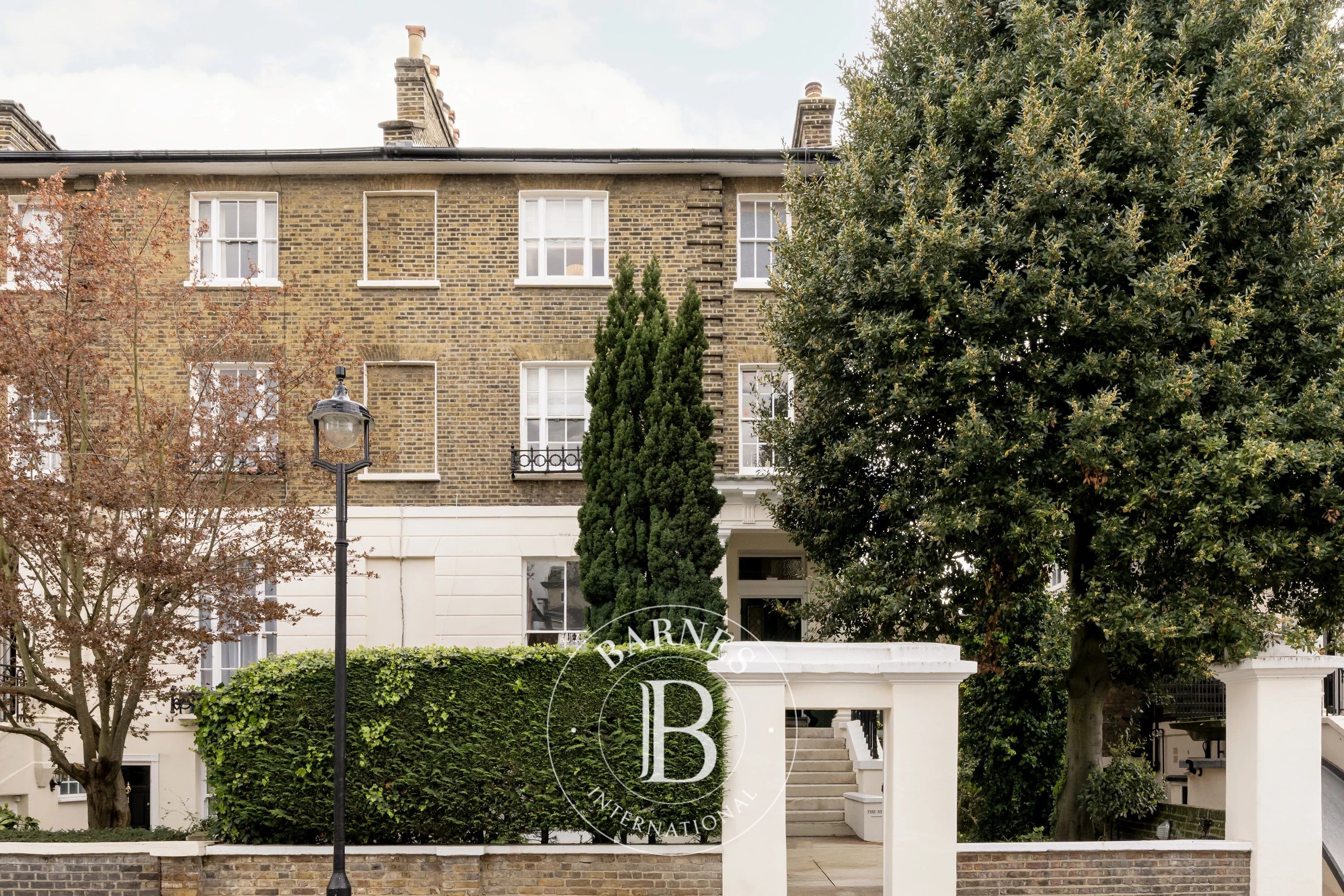 Studio London - picture 3