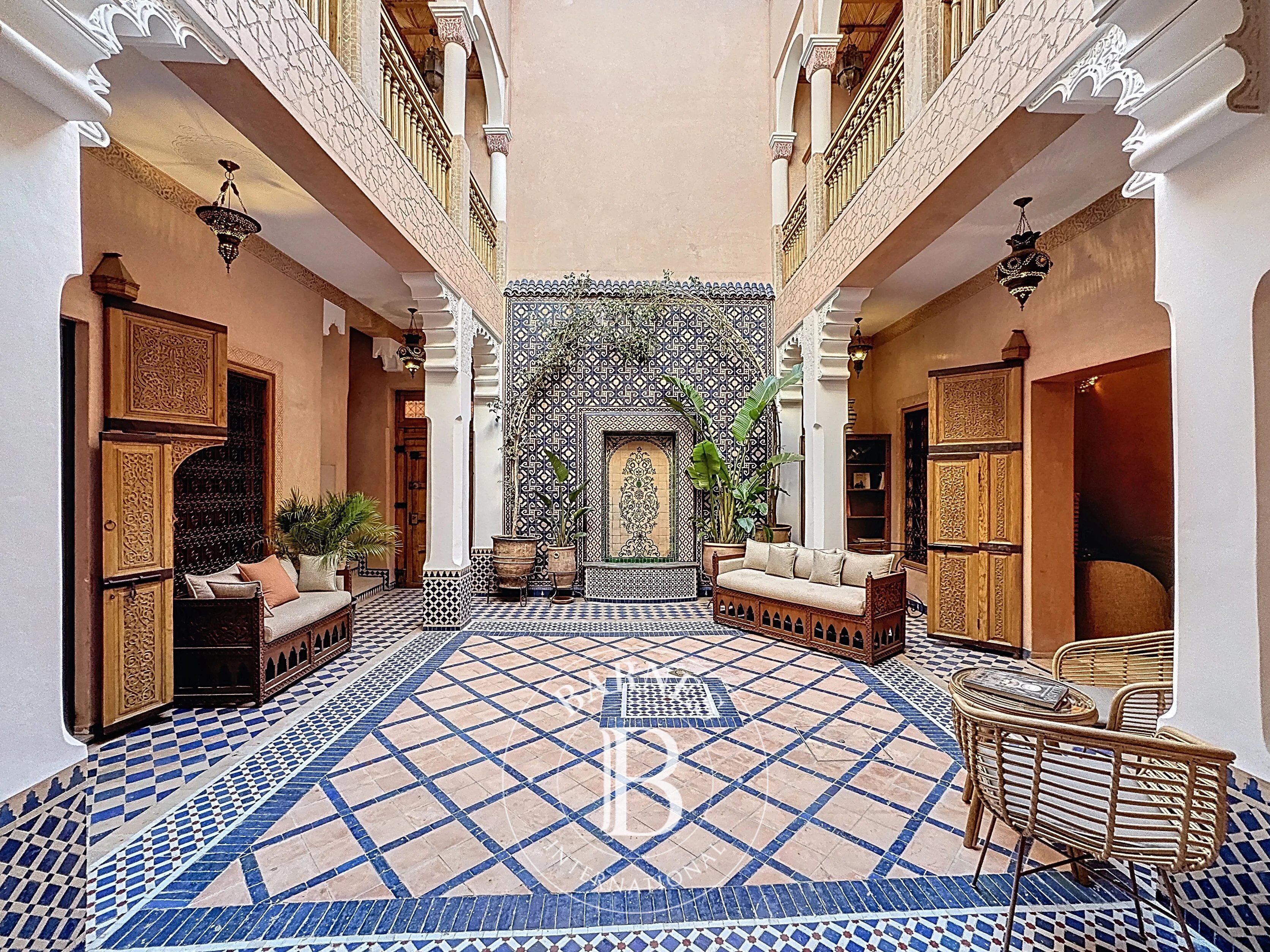 RIAD D’EXCEPTION – AUTHENTICITÉ & PRESTATIONS RARES – VUE KOUTOUBIA - picture 1