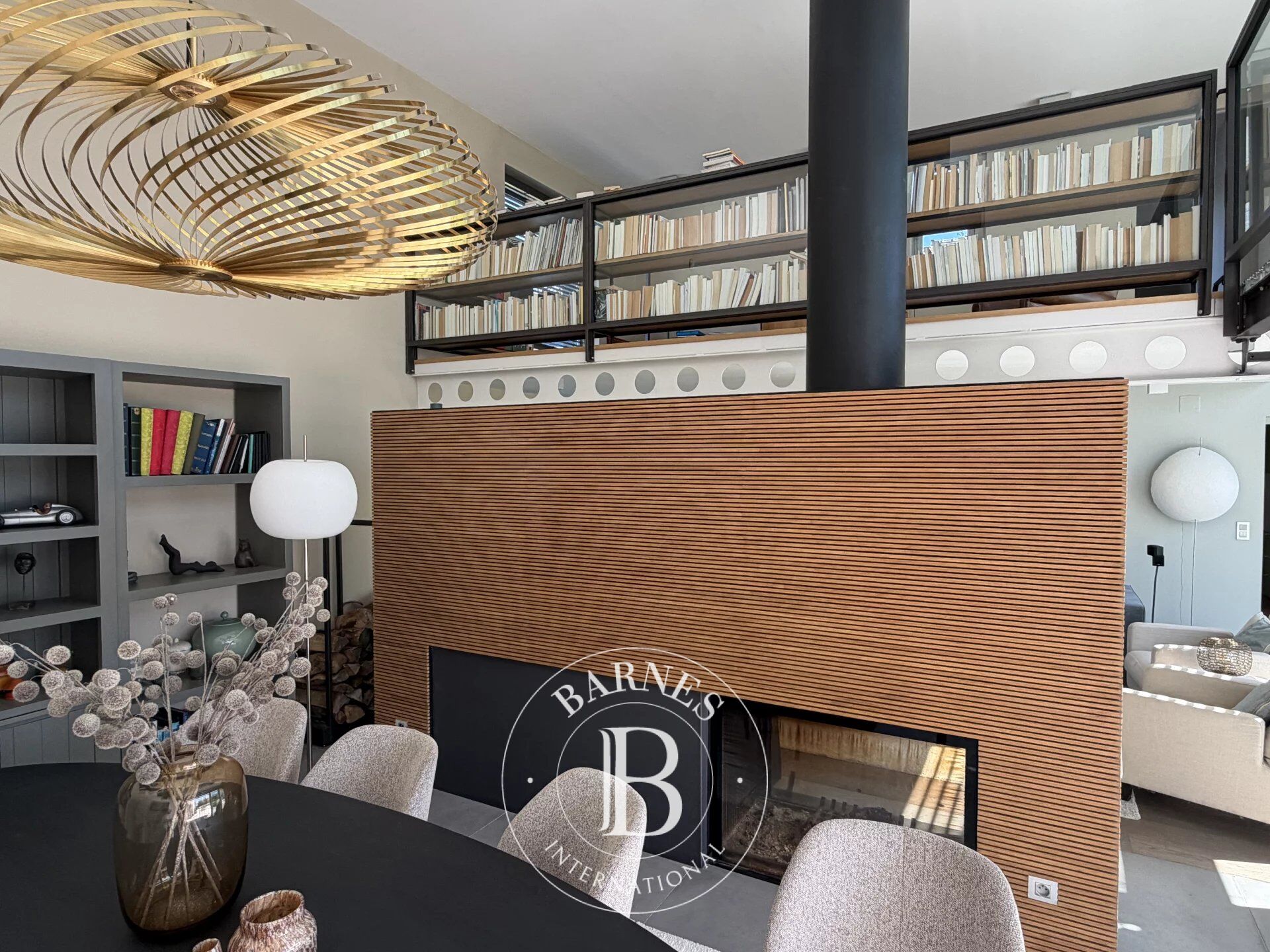 Ecole Jeanine Manuel, maison d'architecte cubique dans un environnement premium - picture 3