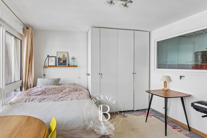 For Sale Apartment | Paris 18ème - picture 2