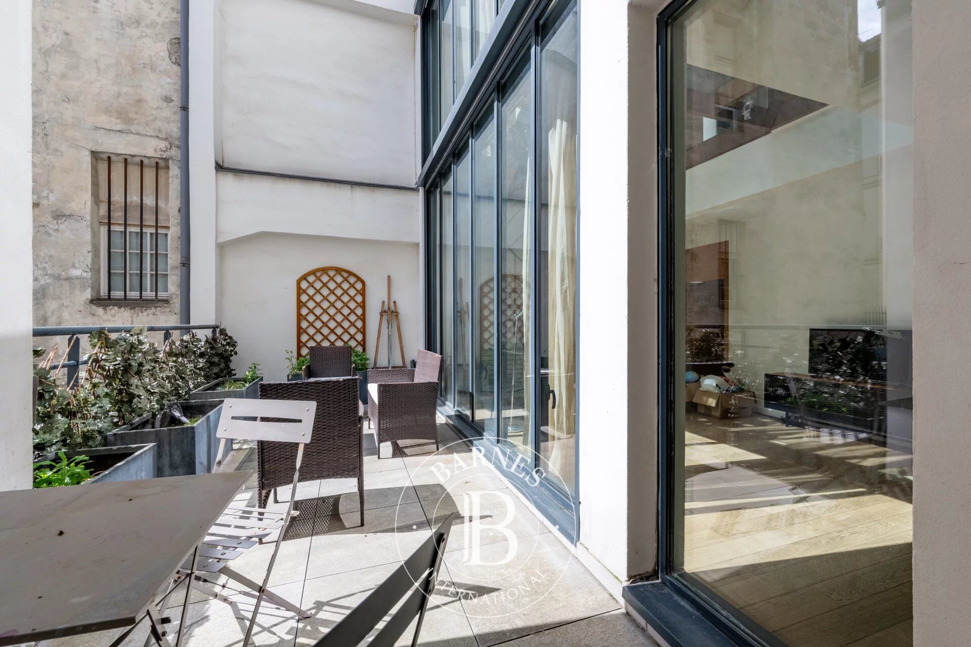 Apartment for sale - Paris 4 - Hôtel de Ville - 2 bedrooms - Terrace - picture 2