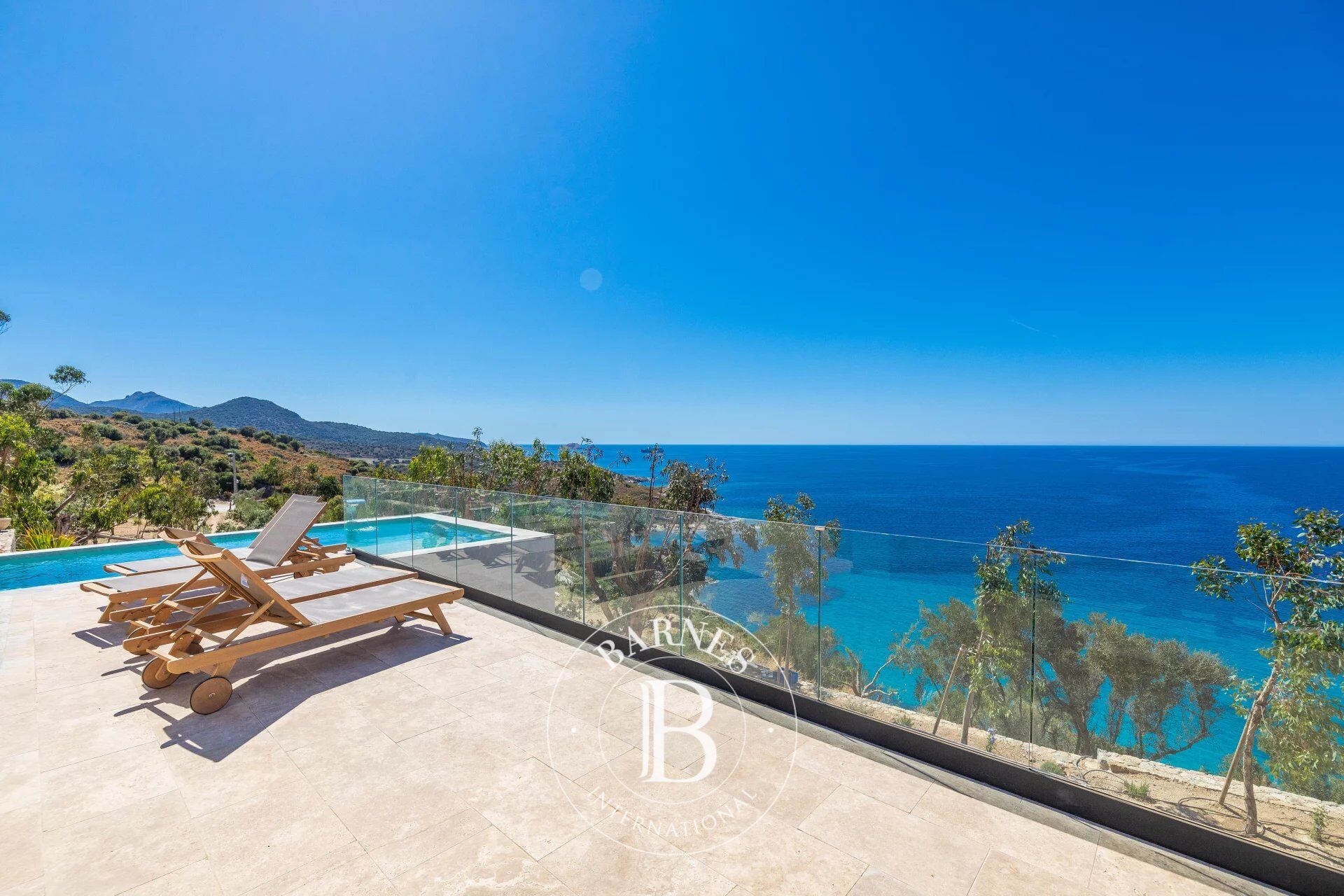 L'Île-Rousse, Villa Sea view, Outdoor pool, Indoor pool, 6 bedrooms, Sauna, Cinema, close to the beach - picture 2