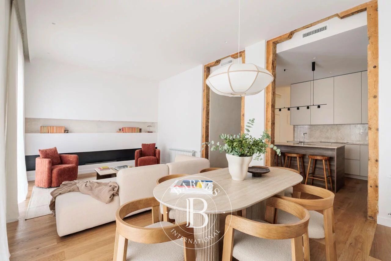Appartamento ristrutturato con due balconi sulla strada a Malasaña - picture 3