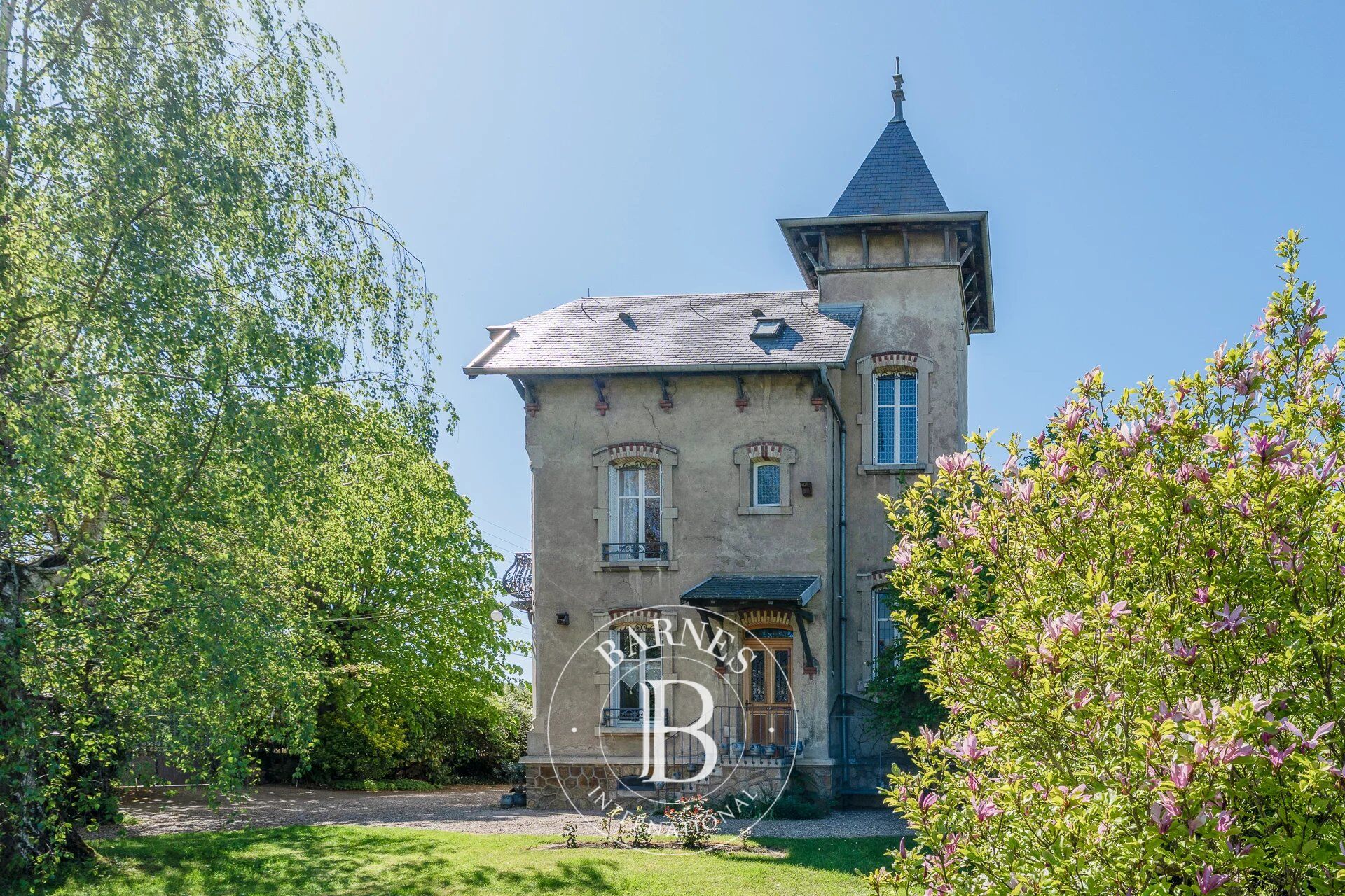 Exclusivité - Belleville - Maison de caractère XXe avec jardin arboré - picture 1