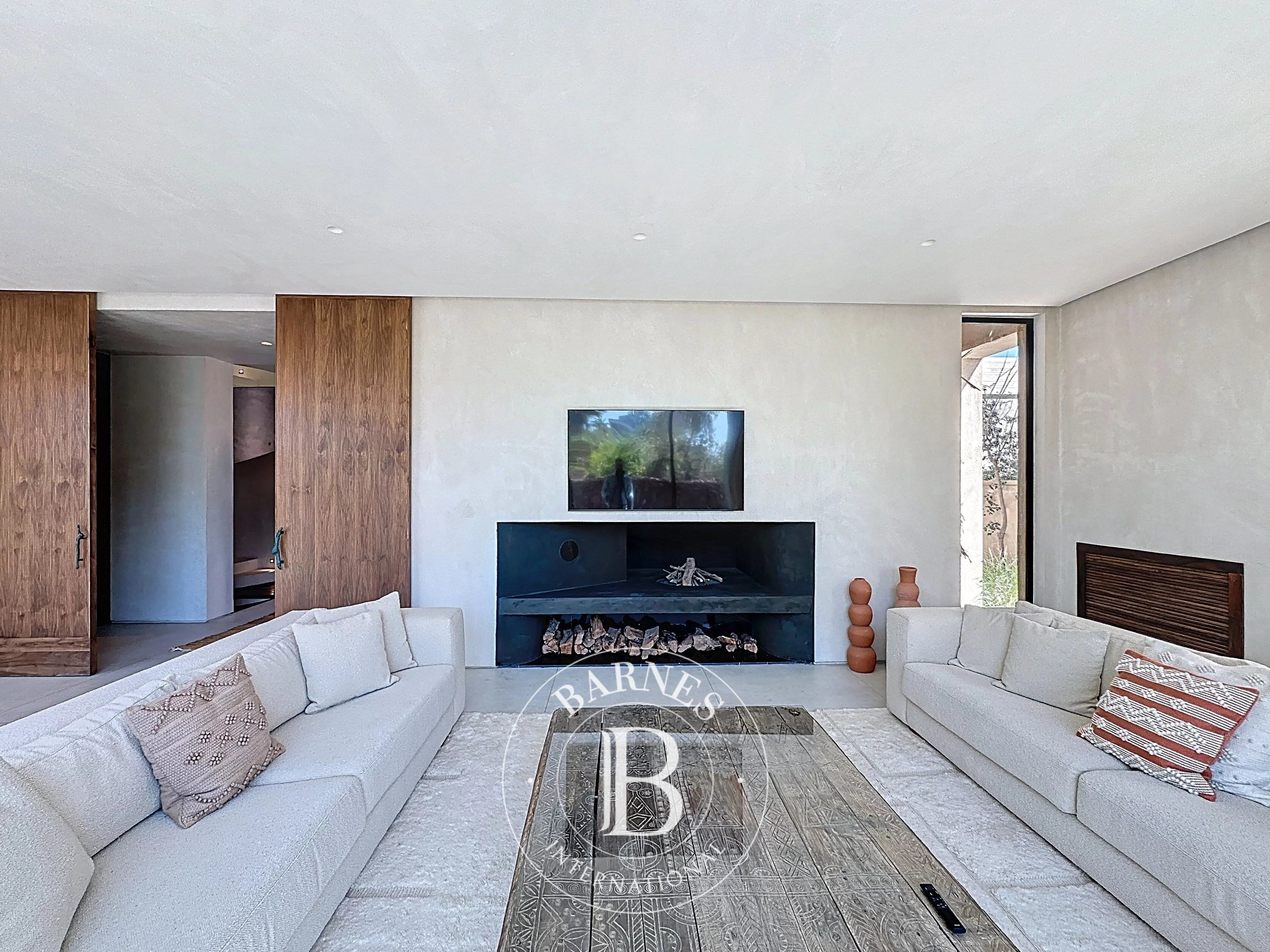 LOCATION VILLA D’ARCHITECTE MODERNE A 15 MINUTES DU CENTRE-VILLE - picture 3