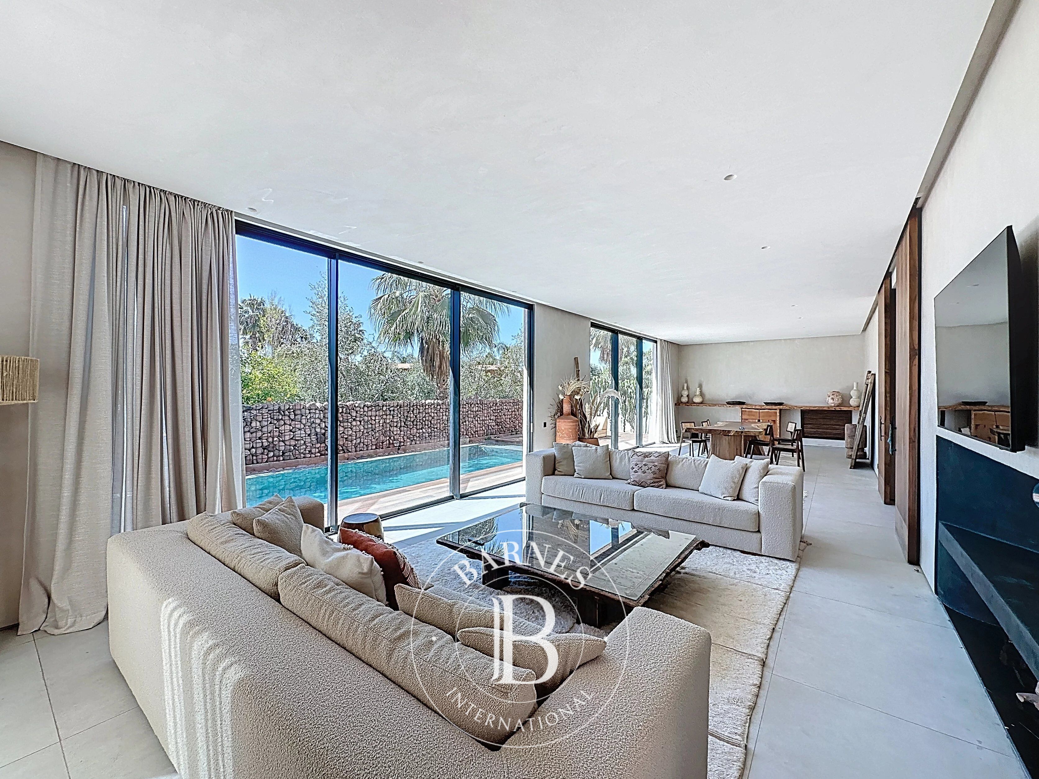 LOCATION VILLA D’ARCHITECTE MODERNE A 15 MINUTES DU CENTRE-VILLE - picture 1