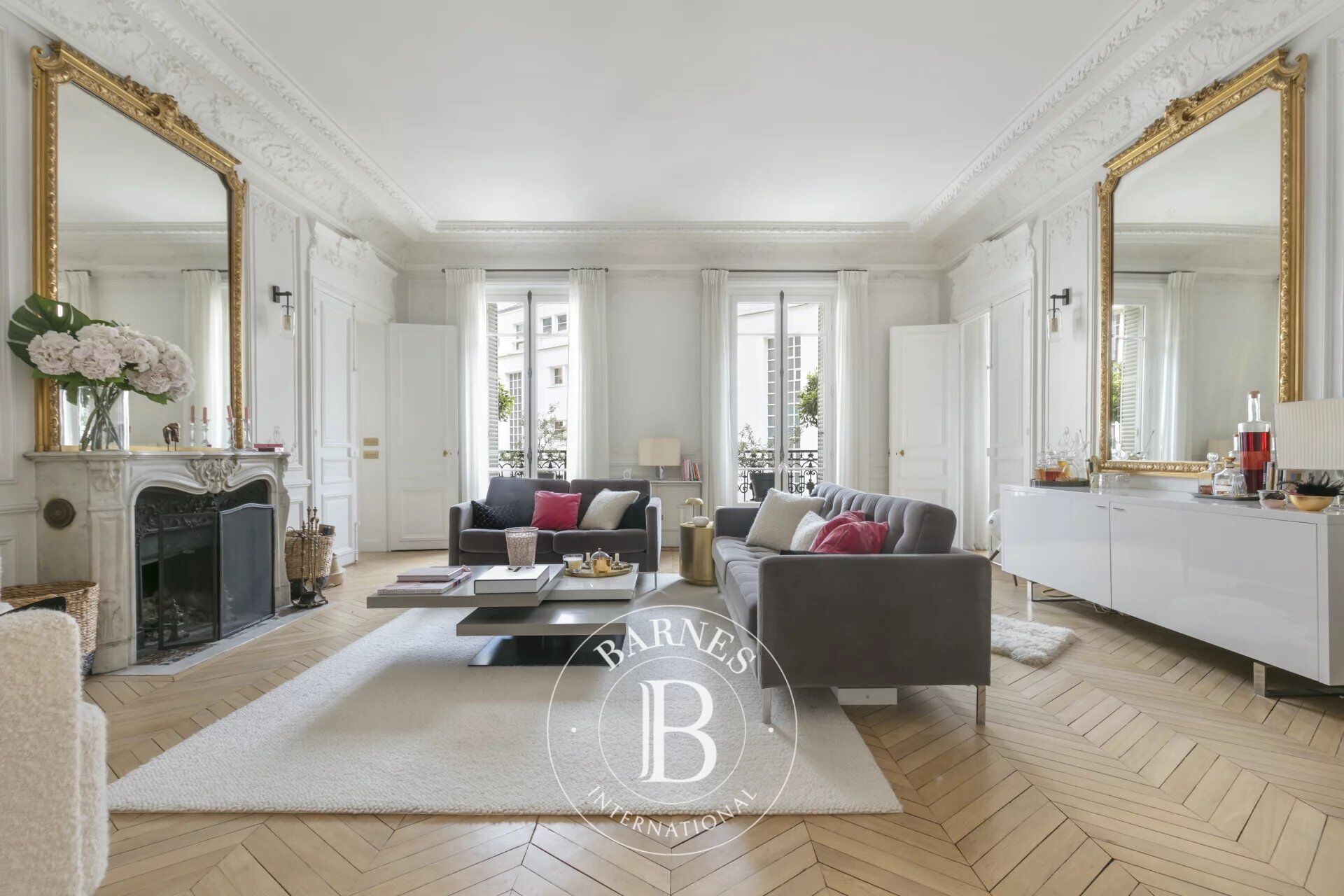 Exclusive - Paris 8th - Saint-Philippe du Roule - 3 or 4 Bedroom Apartment with balcony - picture 1