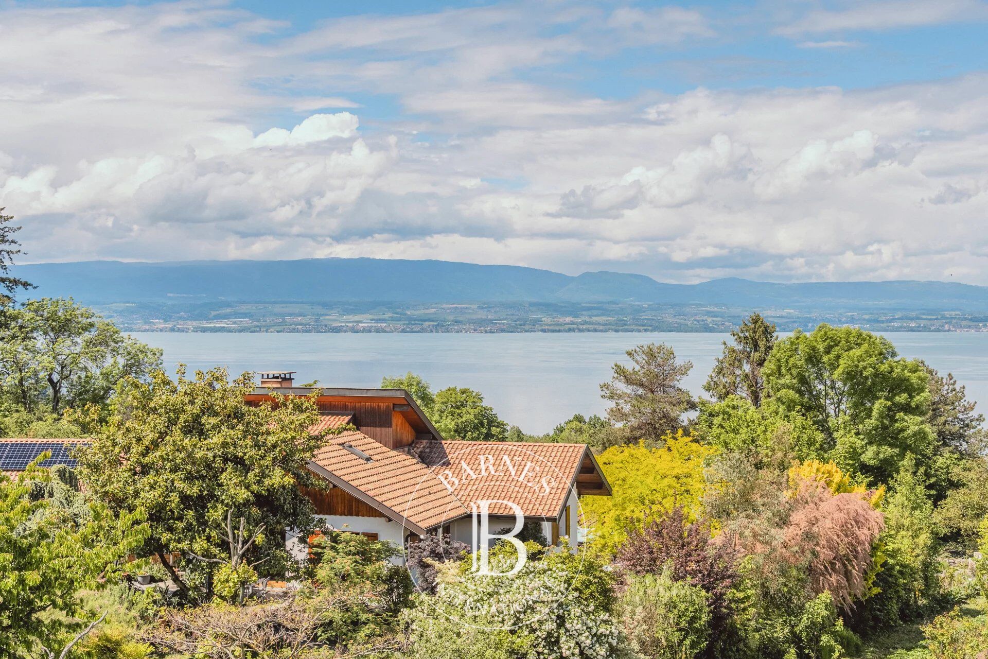 Listing - 90 m² flat - Lake view - 3 bedrooms - 2 garages - picture 1