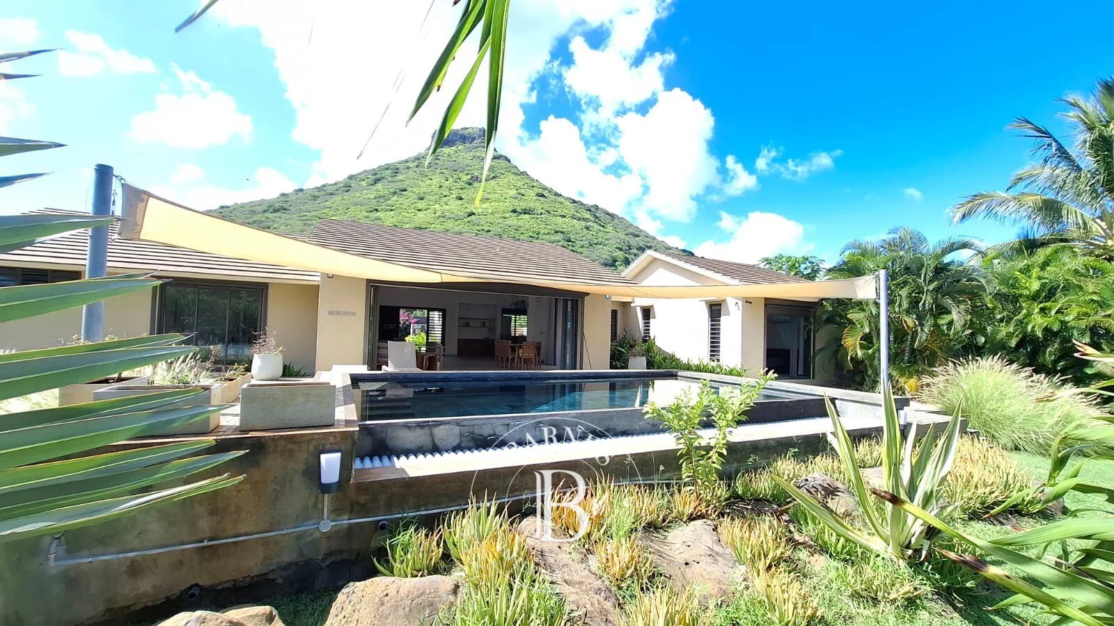 Villa Tamarin - picture 1