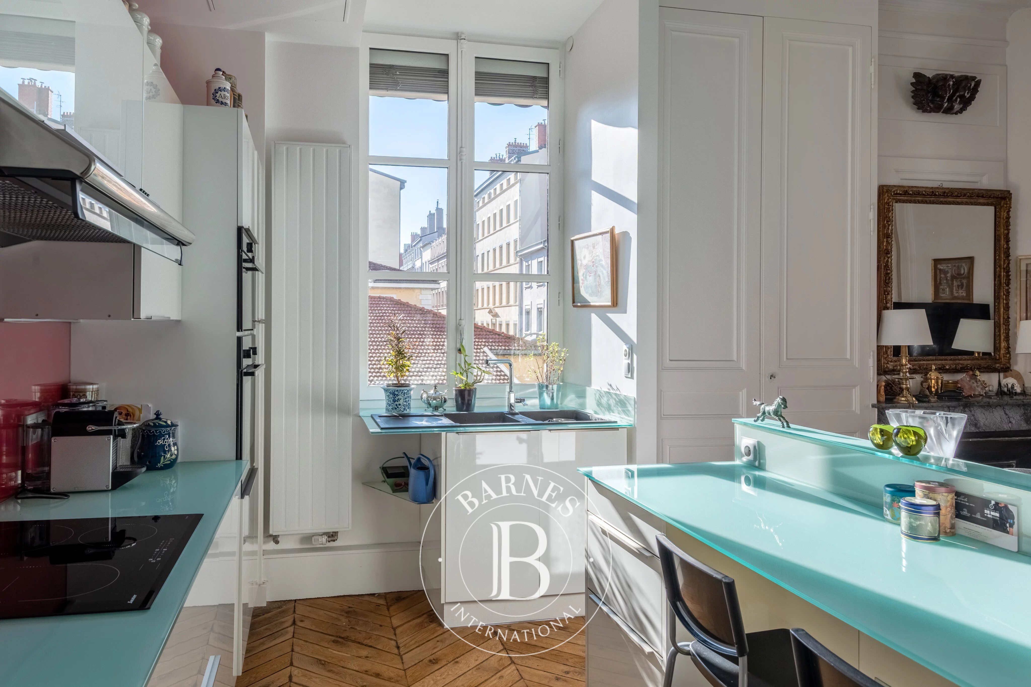 Lyon 2 - Ainay - Grand 6 pièces au 2ème étage de 172 m² - 4 chambres - picture 2