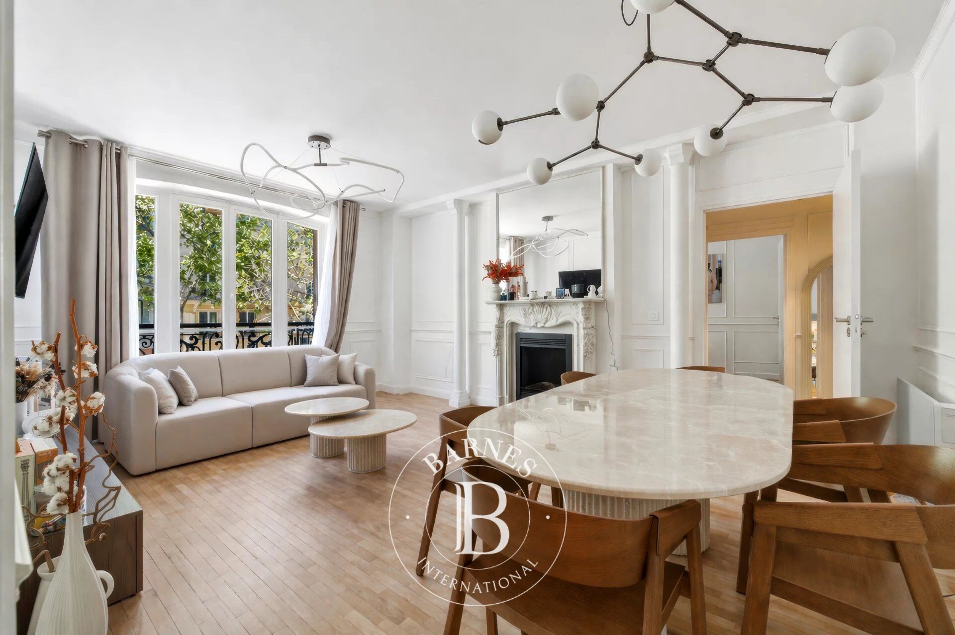Vente appartement - Paris 4ème - 2 Chambres - Ascenseur - Entièrement rénové - picture 1