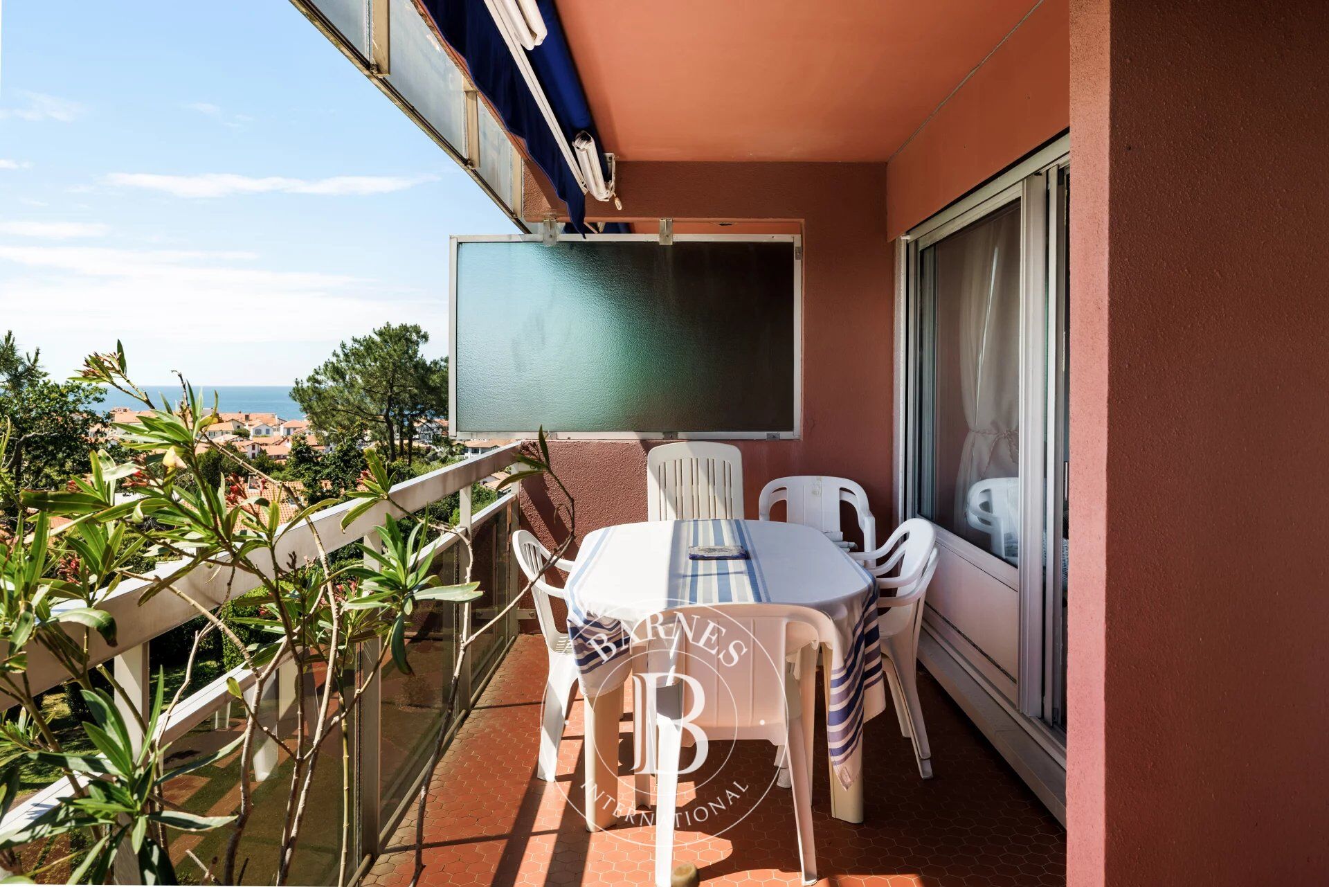 BIARRITZ, APPARTEMENT DE 61 M² AVEC TERRASSE VUE OCEAN - picture 3
