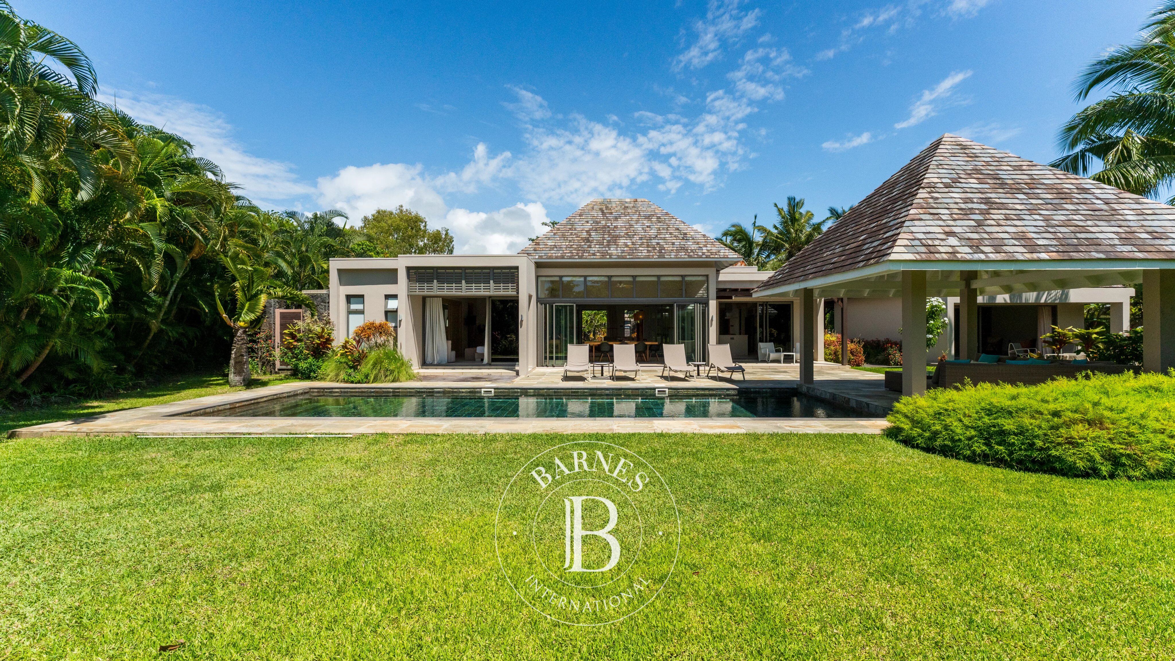 ANAHITA GOLF RESORT – Exceptional 4-Bedroom Villa with Pool and Park Views - picture 3