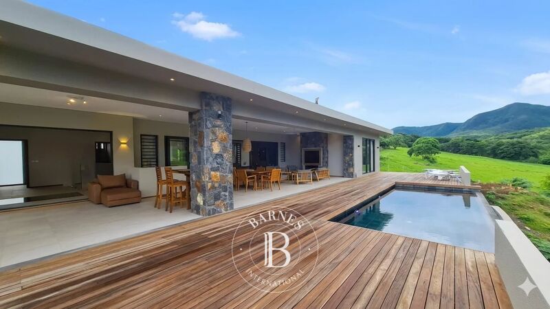 For Rent Villa | Petite Rivière Noire - picture 1