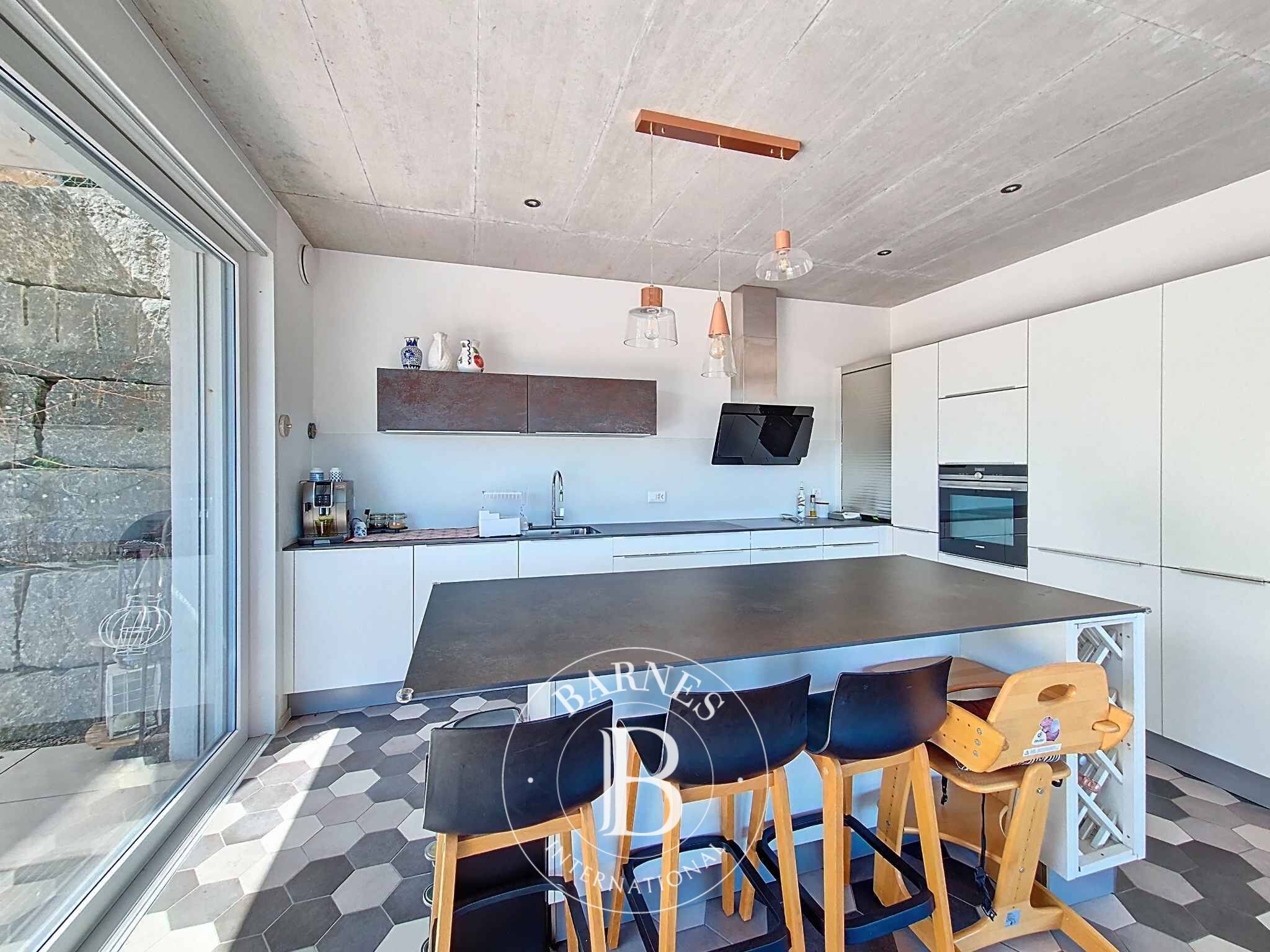 Villa d'architecte contemporaine avec espaces généreux - picture 2