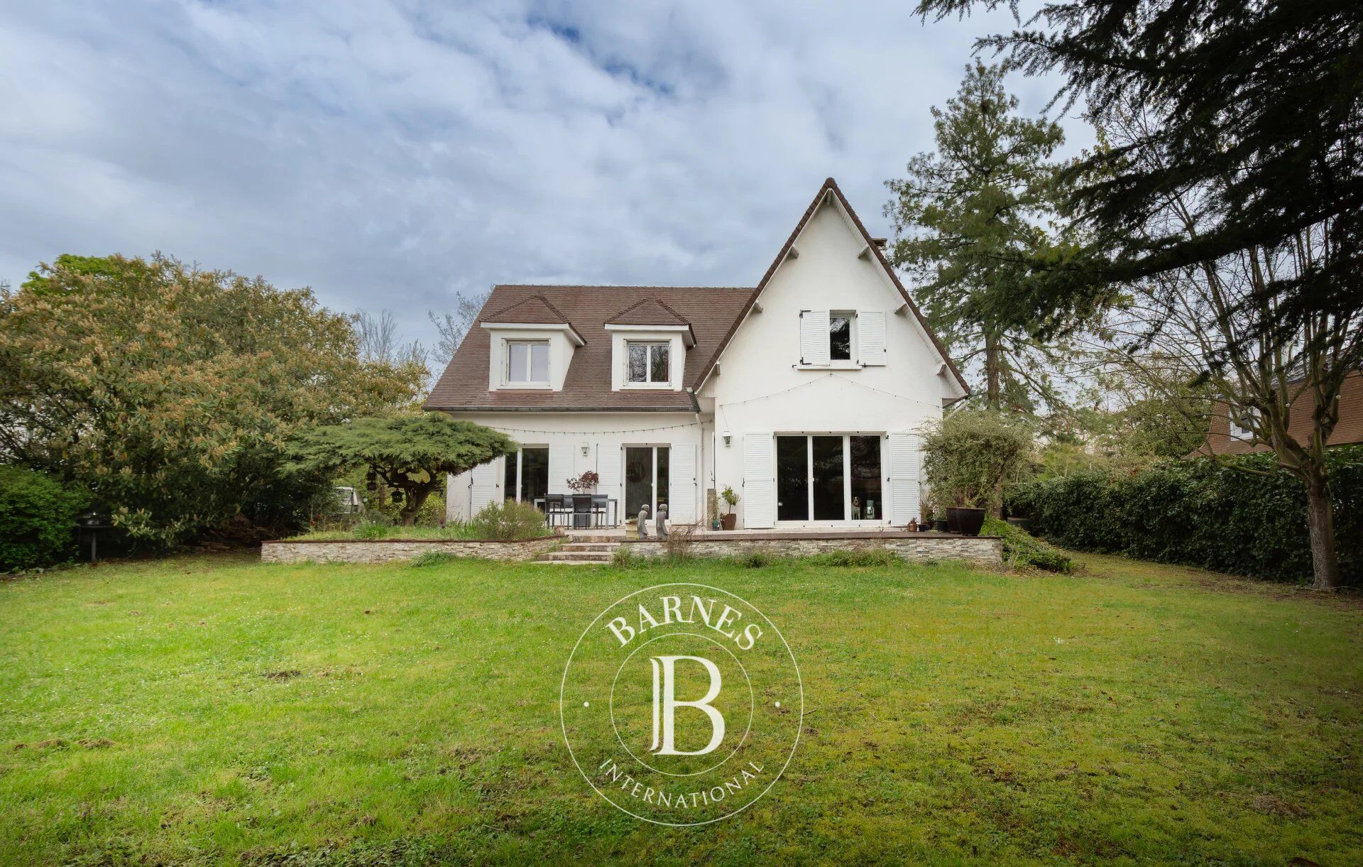 Maisons-Laffitte – Parc – Maison familiale 208 m² habitables - sous-sol total - terrain 1003m² - picture 2