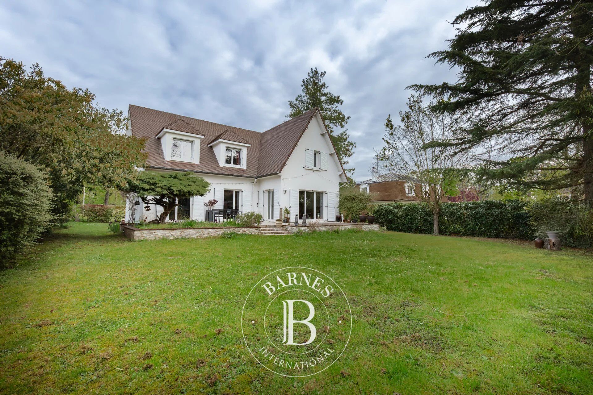 Maisons-Laffitte – Parc – Maison familiale 208 m² habitables - sous-sol total - terrain 1003m² - picture 3