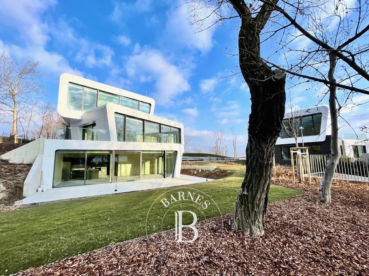 Exclusive villa on Svábhill- unrivaled views and a world-class lifestyle - picture 2