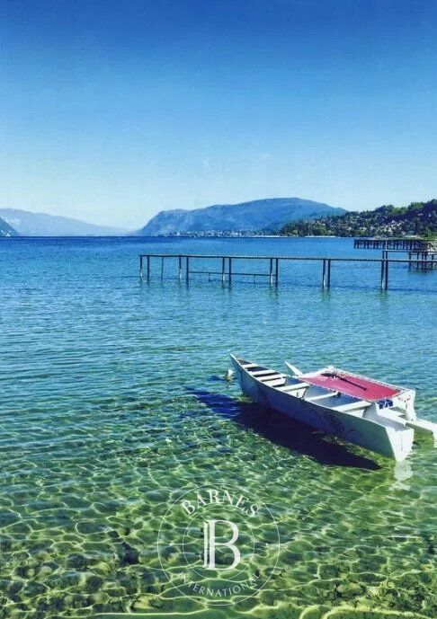 LE DOMAINE DU LAC - picture 1