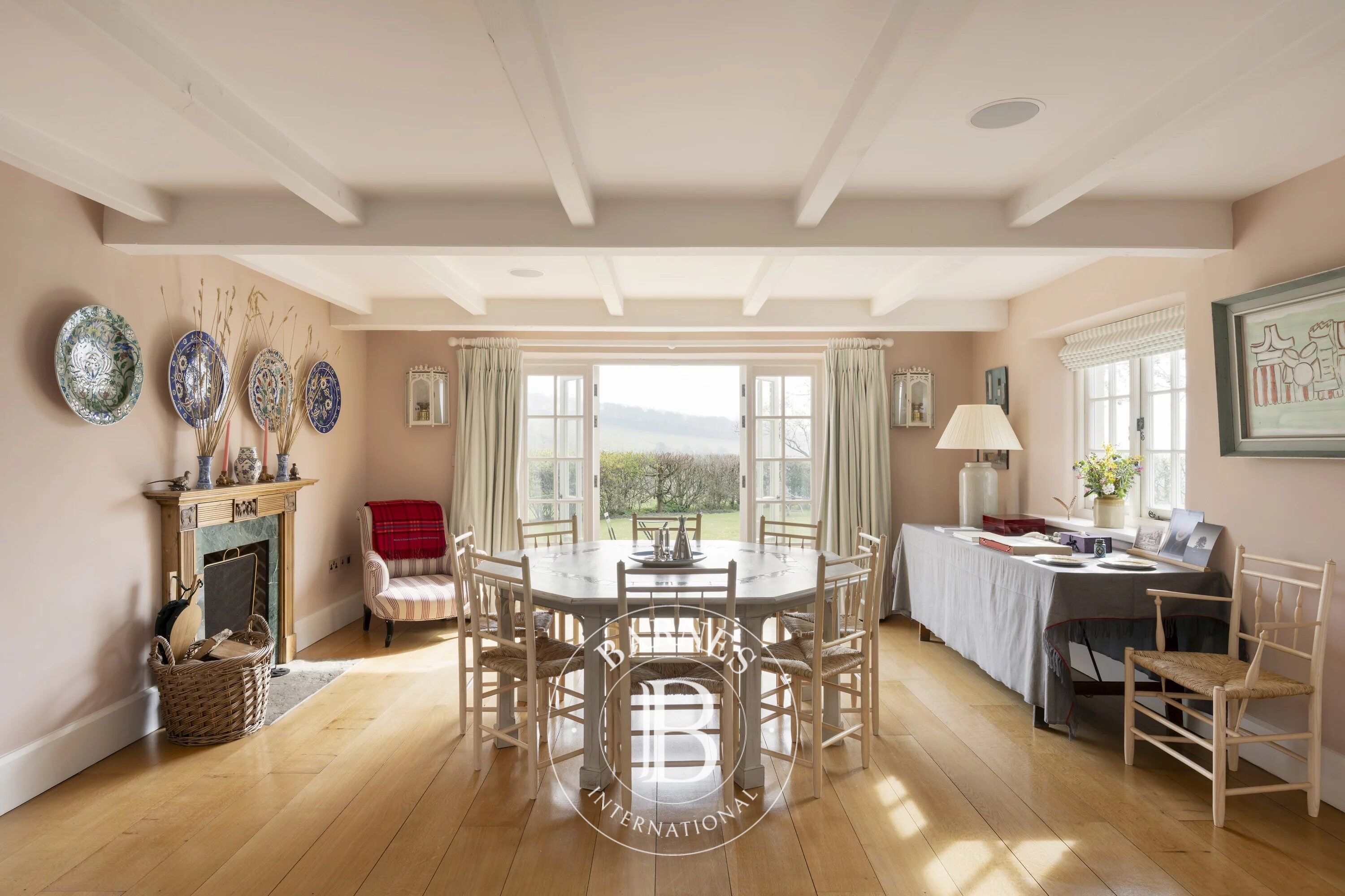 Casa High Wycombe - picture 2