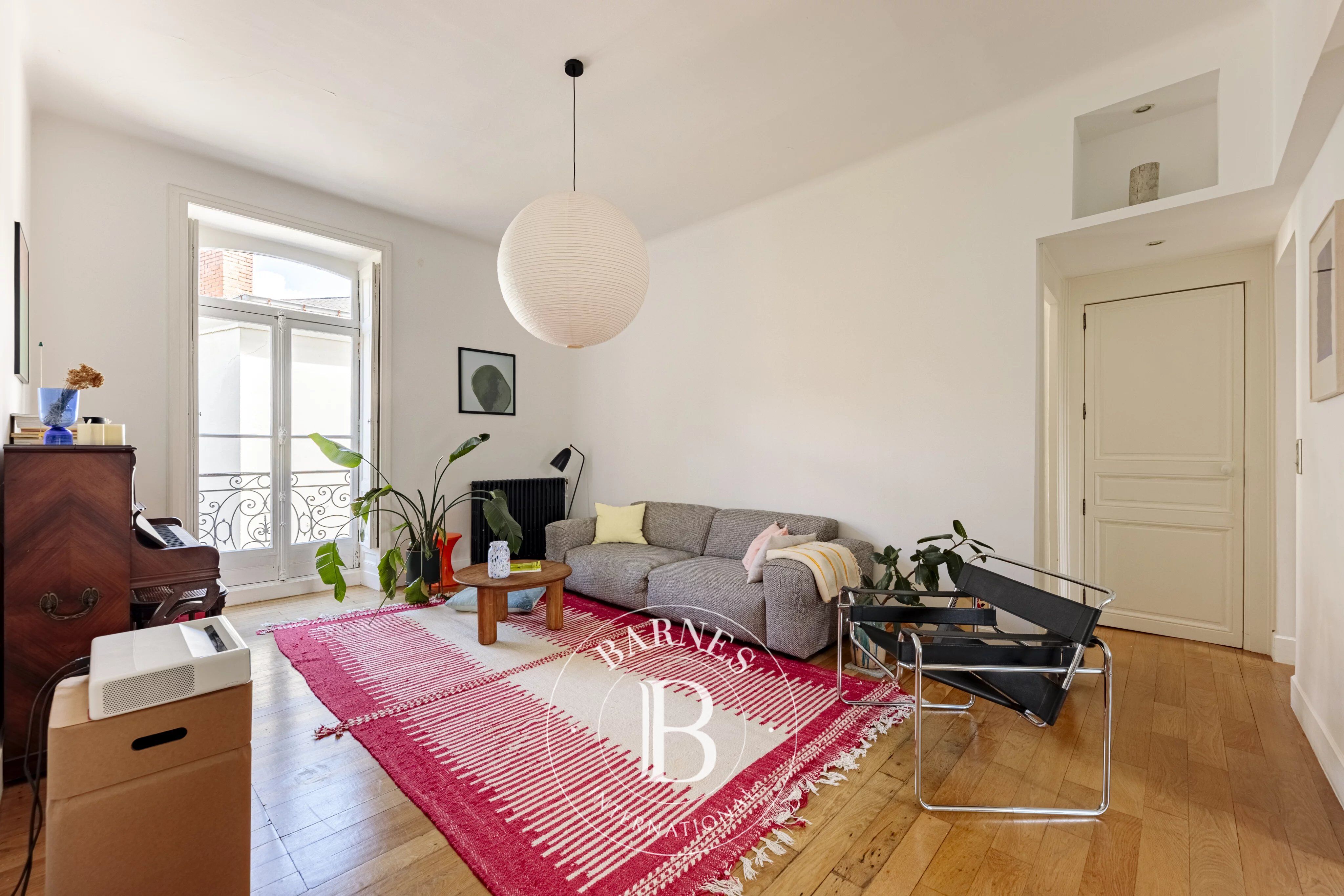 Bright 2-Bedroom Apartment in Central Nantes - picture 1