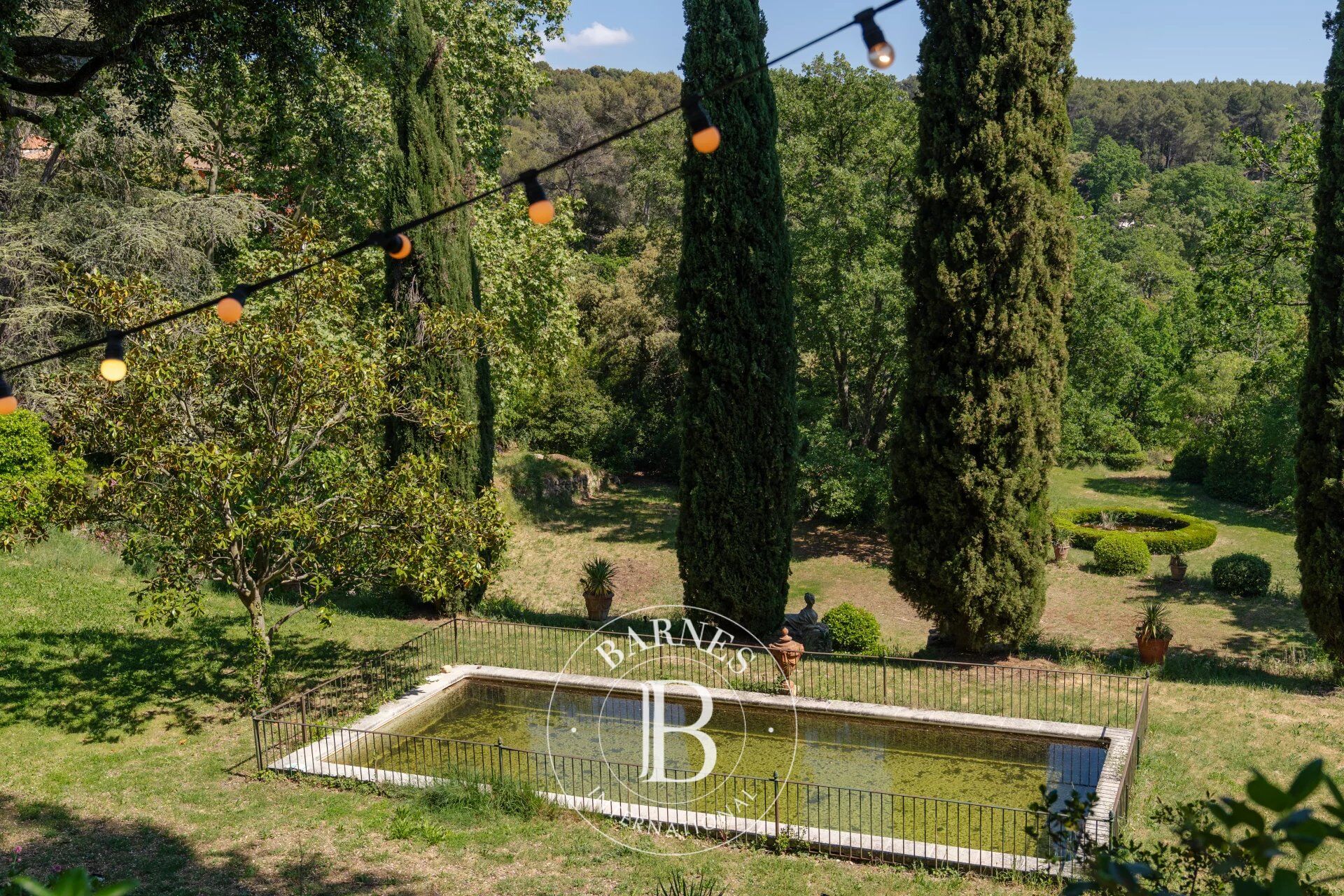 Location meublée - Pinchinats - Maison - 7 chambres - Jardin - Piscine - picture 2