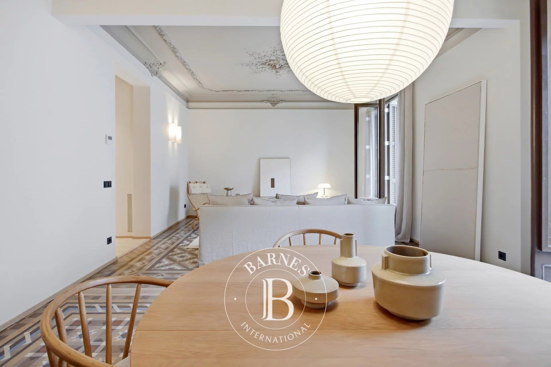 Elegante piso de 3 habitaciones con techos altos en el Quadrat d’Or, Barcelona - picture 2
