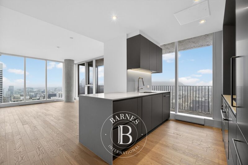 For Rent Apartment | Montréal (Ville-Marie) - picture 1