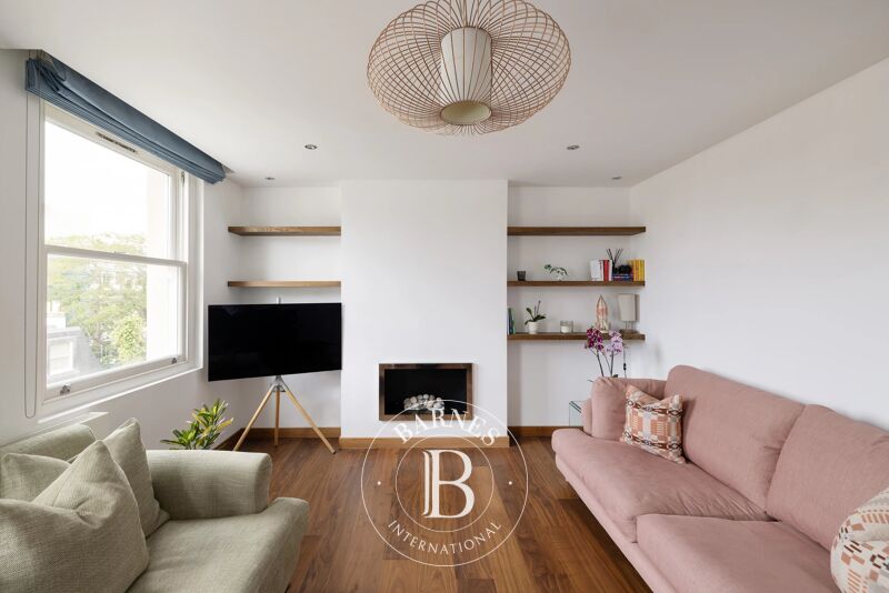 For Rent Apartment | London - picture 1