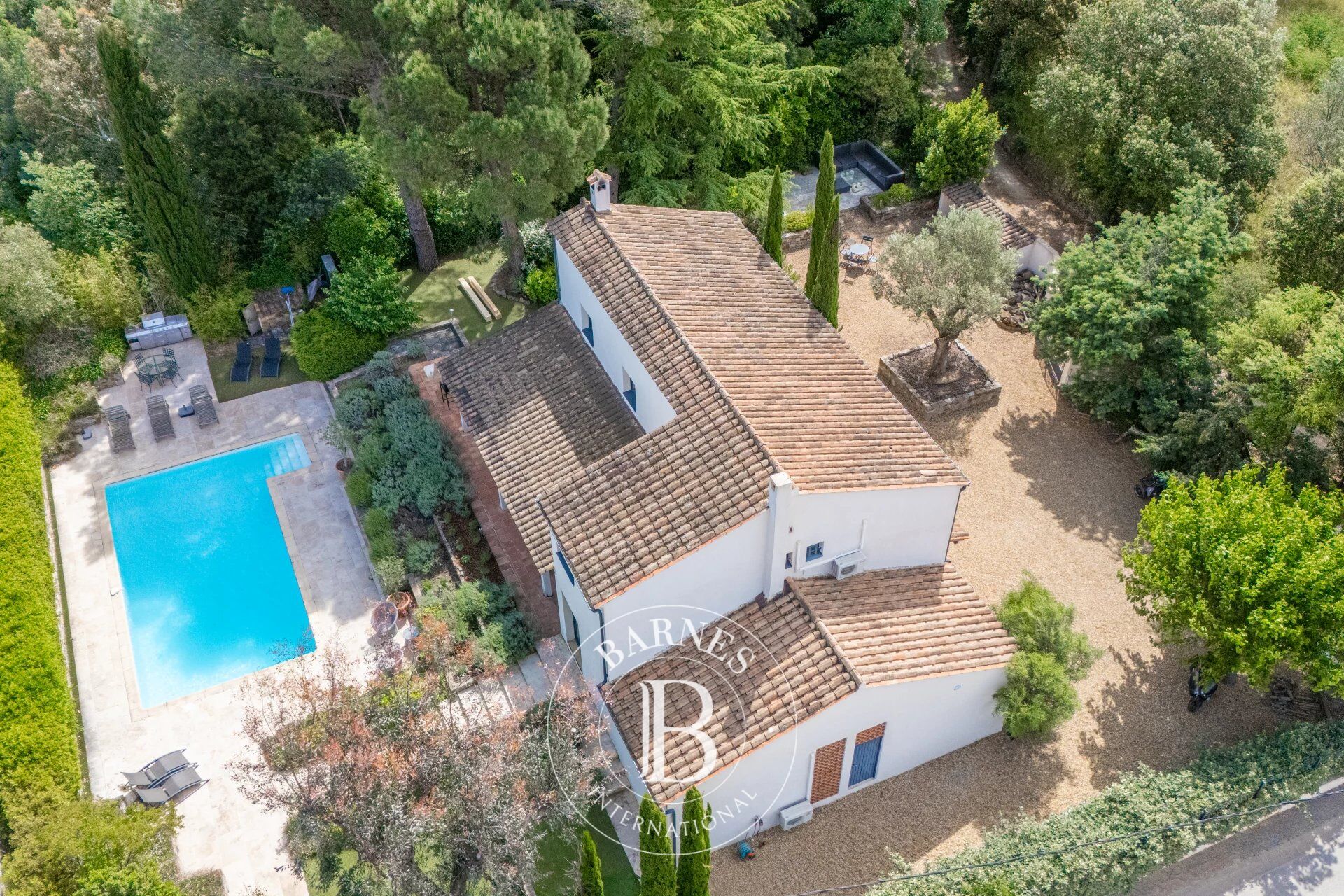 LE PLAN-DE-LA-TOUR - VILLA - 3 BEDROOMS - SWIMMING POOL - picture 2