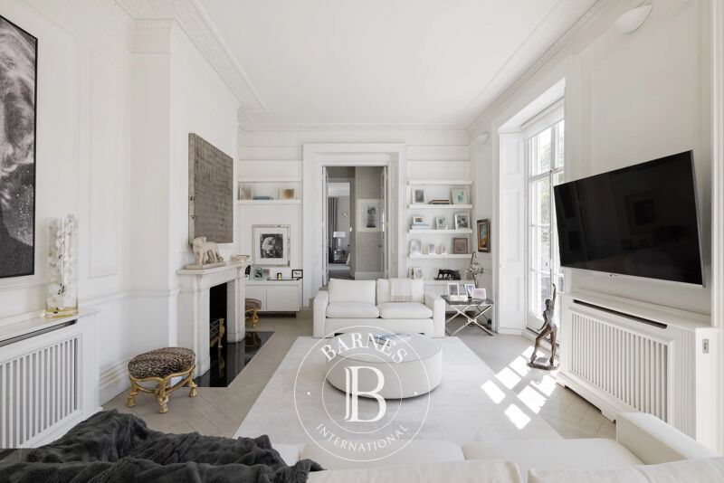 For Rent Apartment | London - picture 2