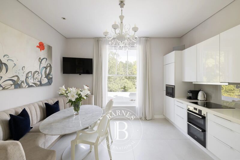 For Rent Apartment | London - picture 1