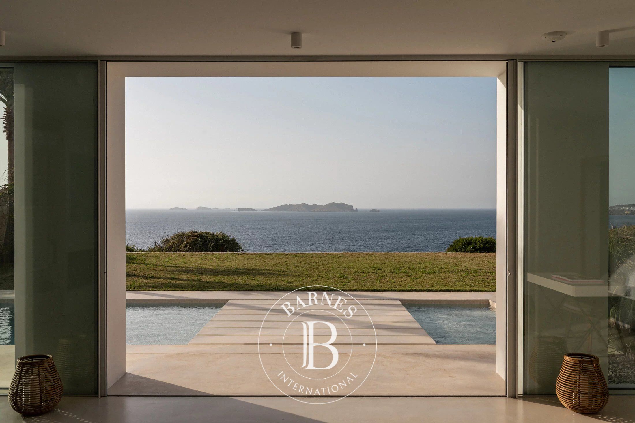Villa Isla de Ibiza - picture 1