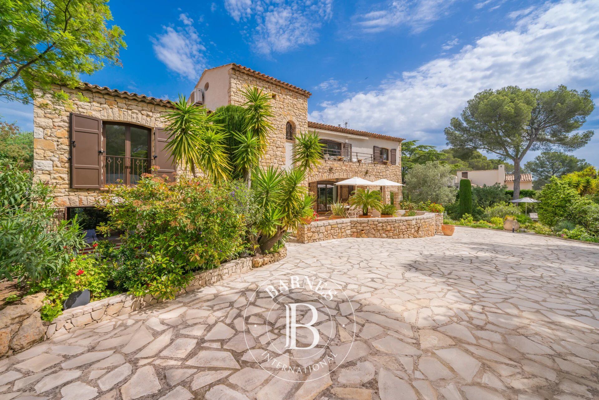 SAINT-RAPHAËL - VILLA RÉNOVÉE - A PIED DE LA MER - picture 1