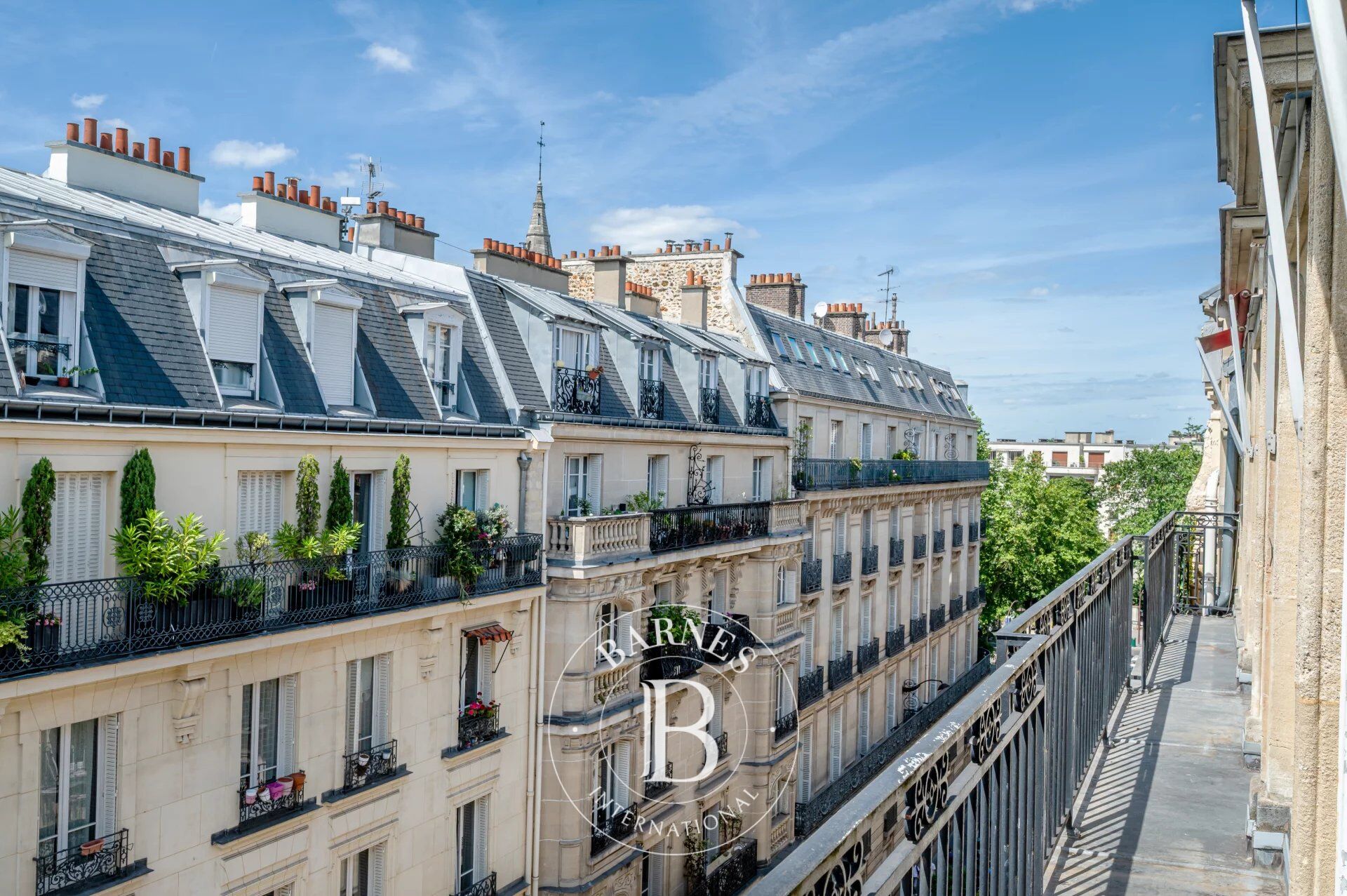 Exclusive listing - Neuilly - Sablons - 5th floor - 4 bedrooms - Lovely views - picture 2