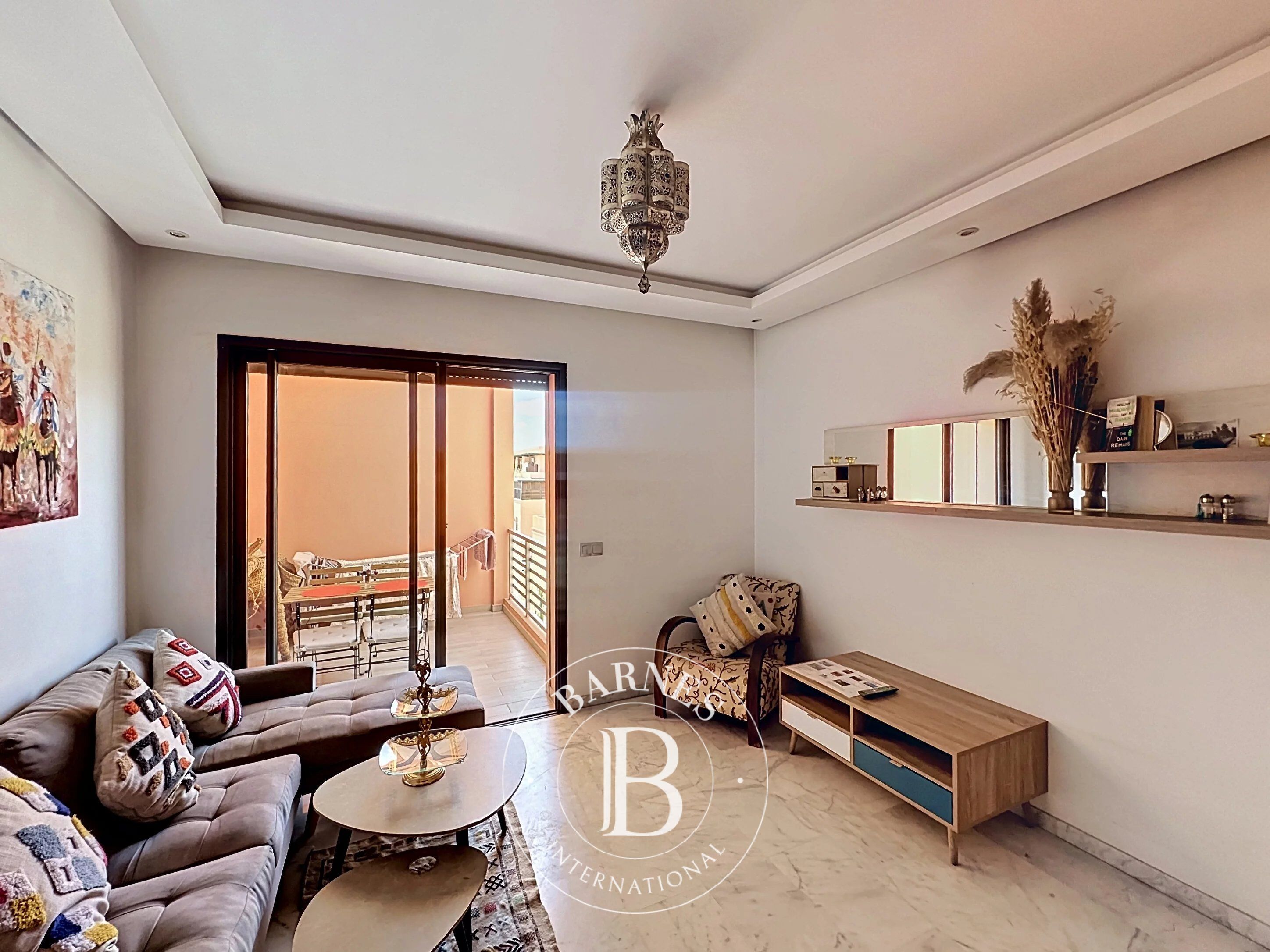 LAST FLOOR APARTMENT IN GUELIZ - IDEAL RENTAL INVESTMENT - picture 1