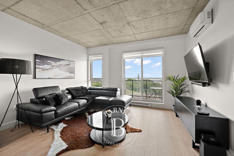 For Sale Apartment | Pointe-Claire - picture 1