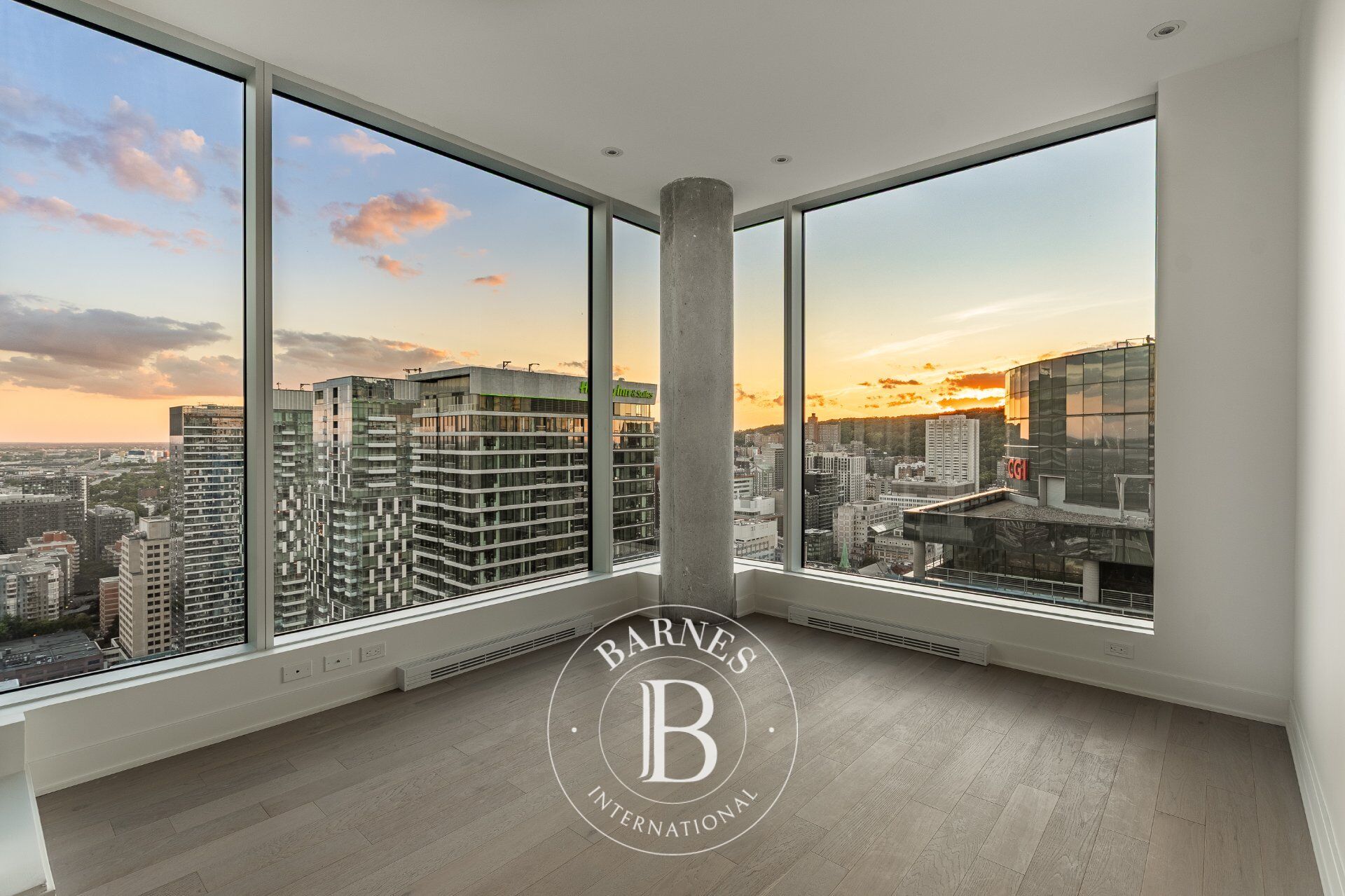 1020 Rue de la Montagne #PH-3710  Montréal (Ville-Marie) (Montréal) - picture 2